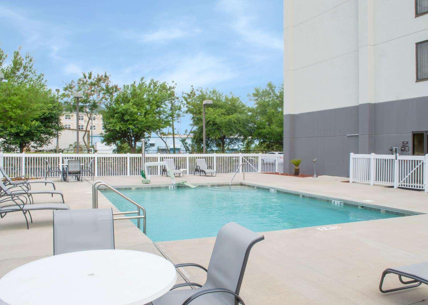 Hampton Inn Tampa-Veterans Expressway (Airport North) — photo 3