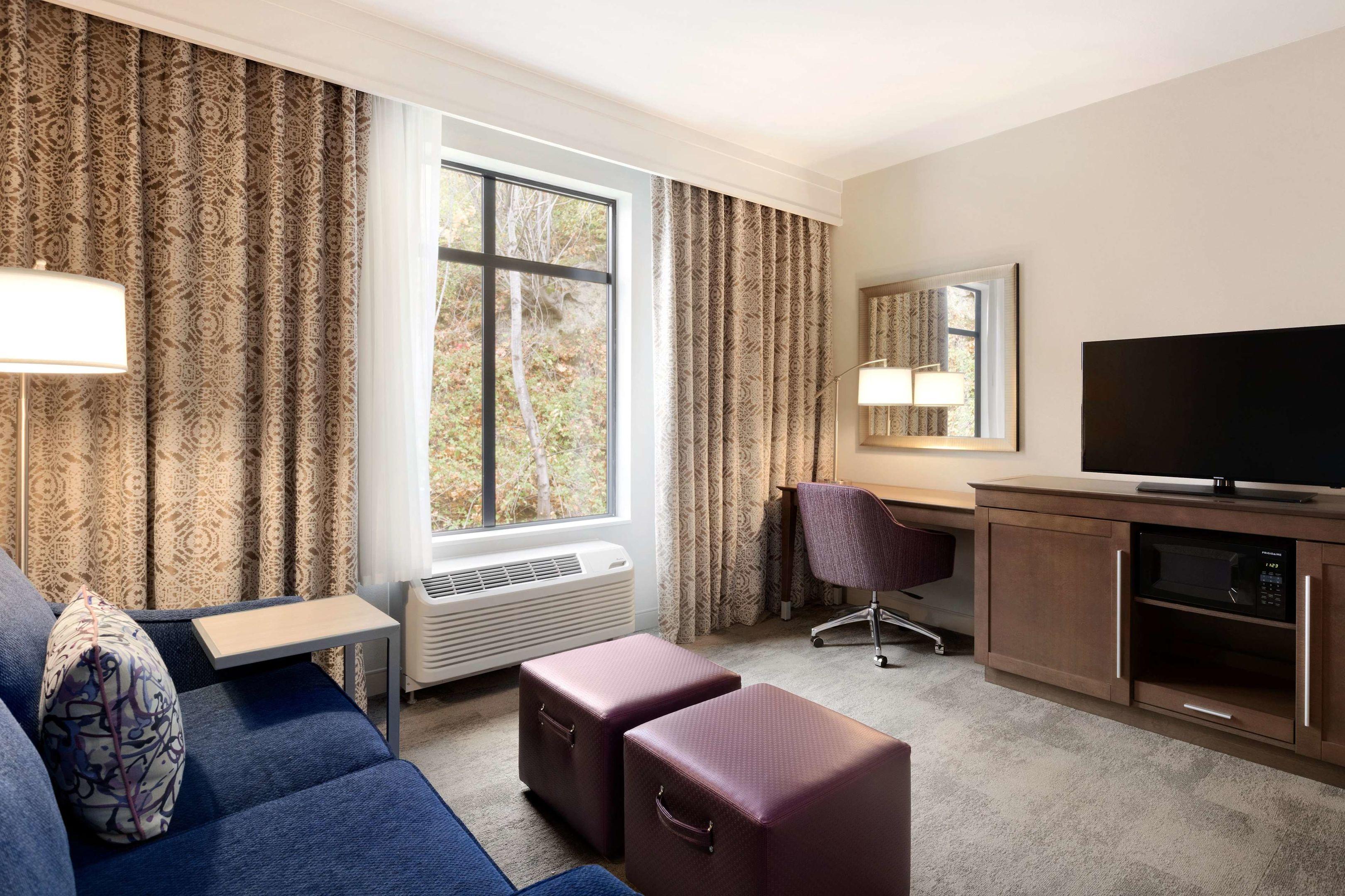 Hampton Inn & Suites Seattle Renton — photo 4