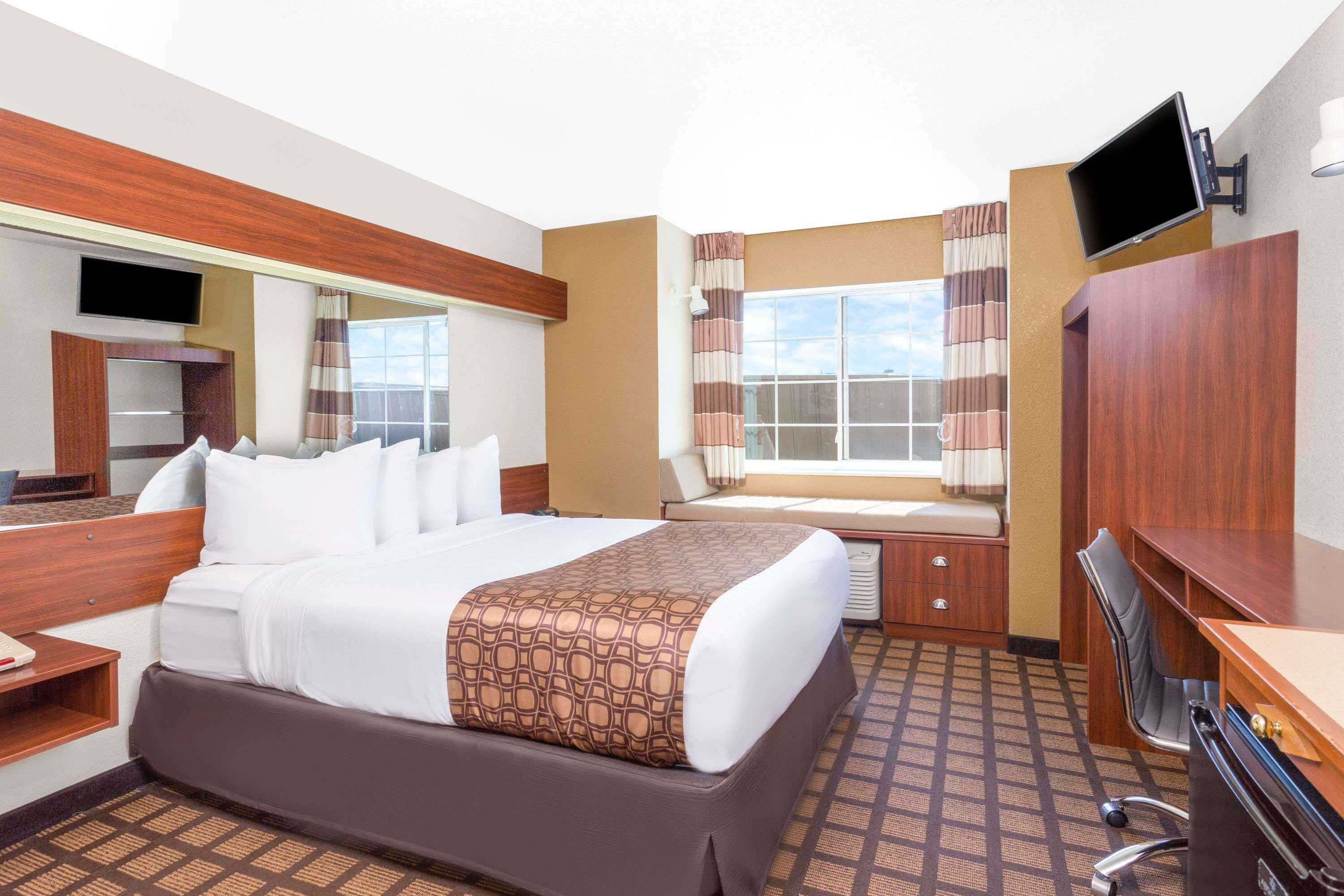 Microtel Inn & Suites by Wyndham Green Bay — photo 5