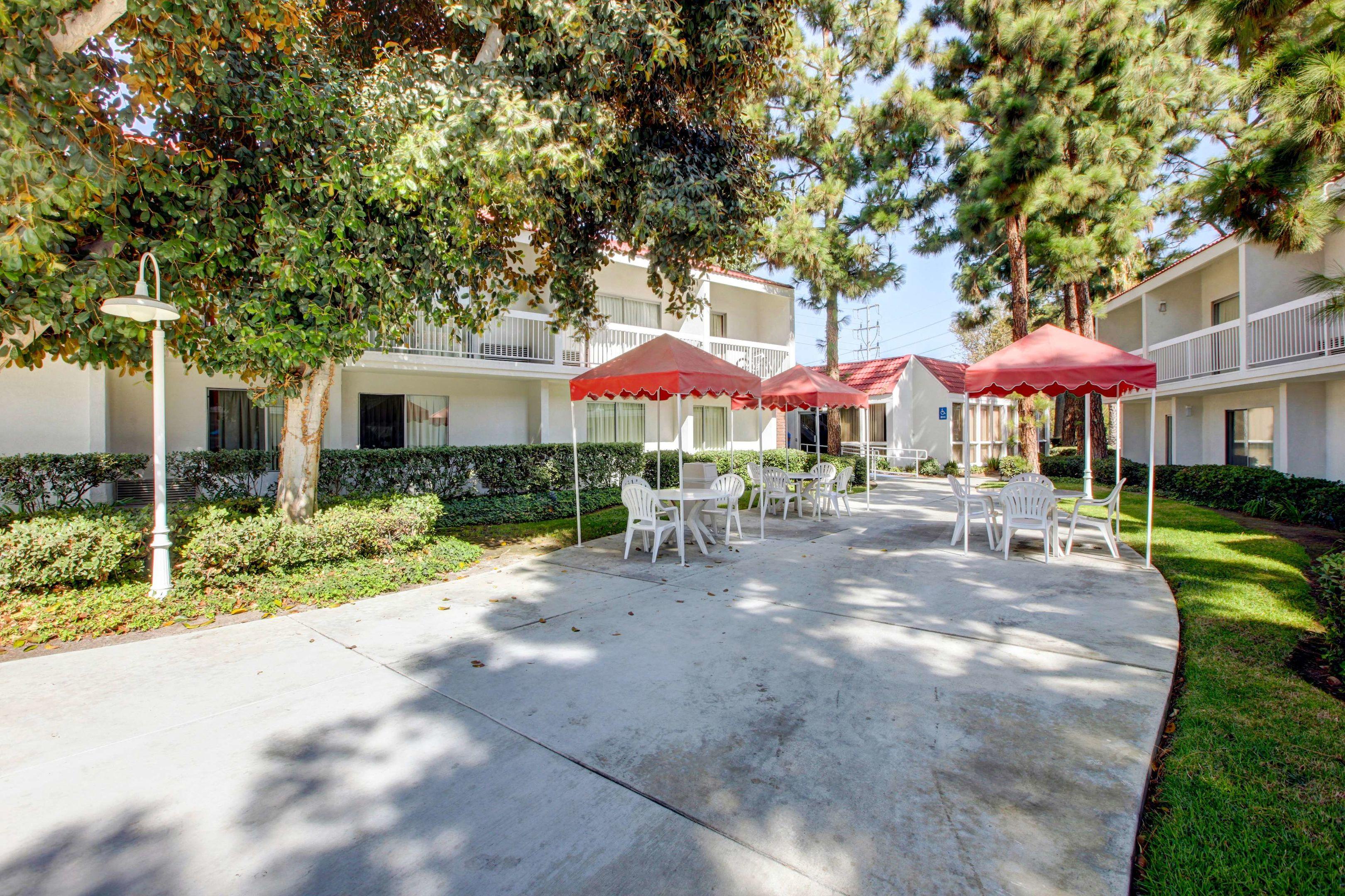 Motel 6 Irvine Orange County Airport — photo 4