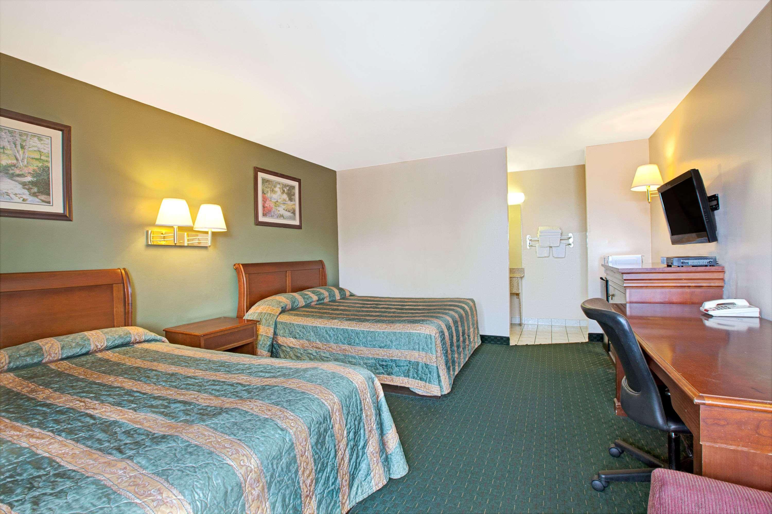 Knights Inn South Hackensack NJ/NYC Area — photo 5