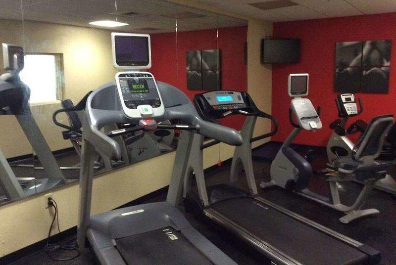 Baymont Inn & Suites Clinton — photo 4