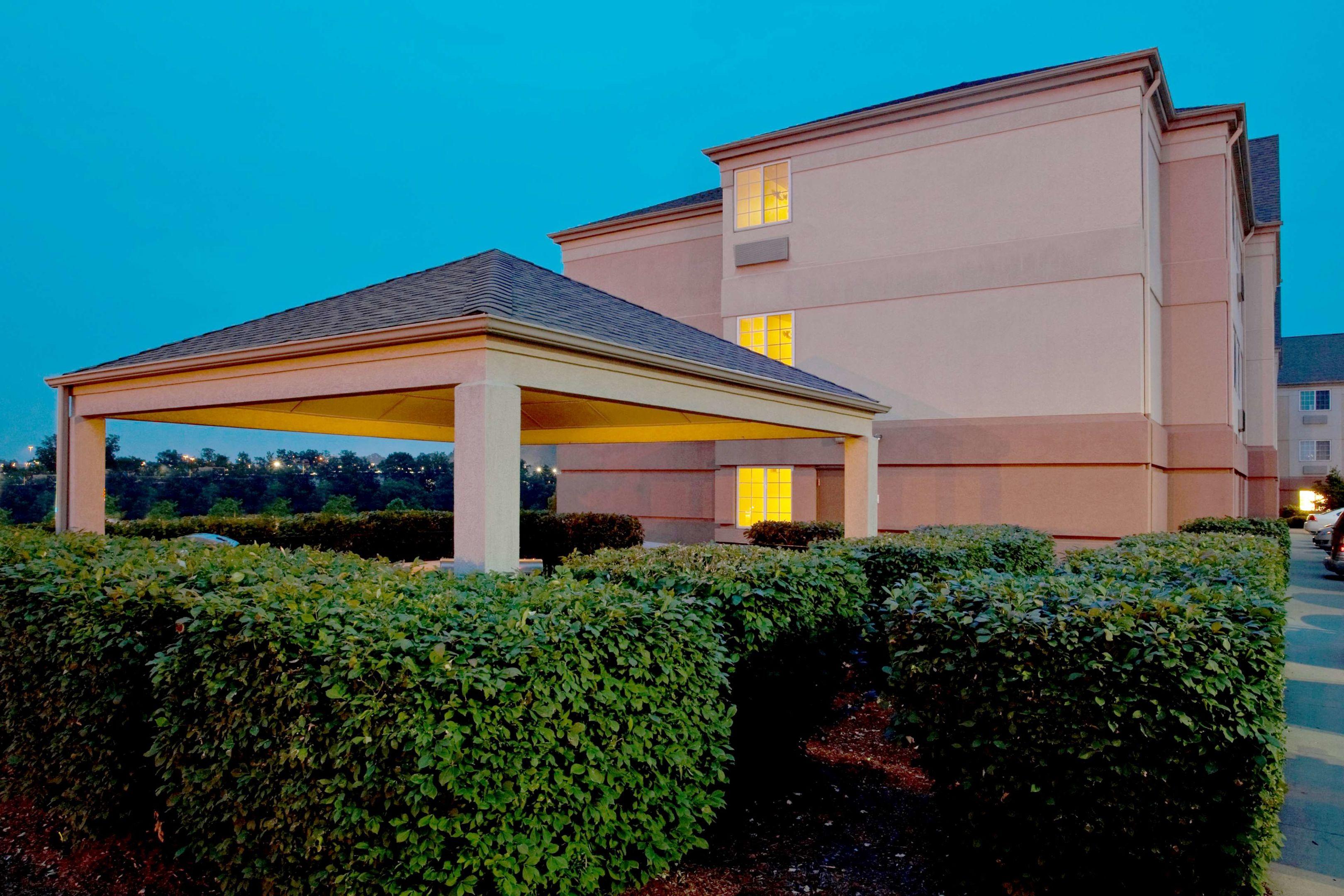 Sonesta Simply Suites Pittsburgh Airport