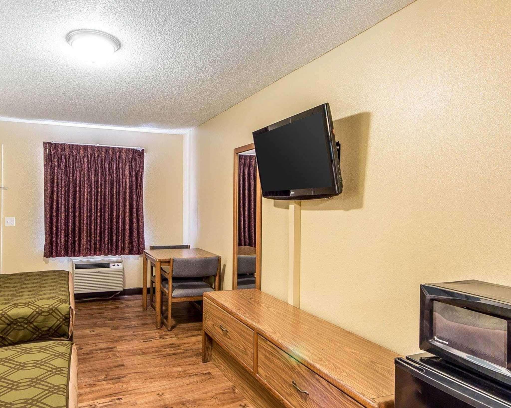 Econo Lodge — photo 5