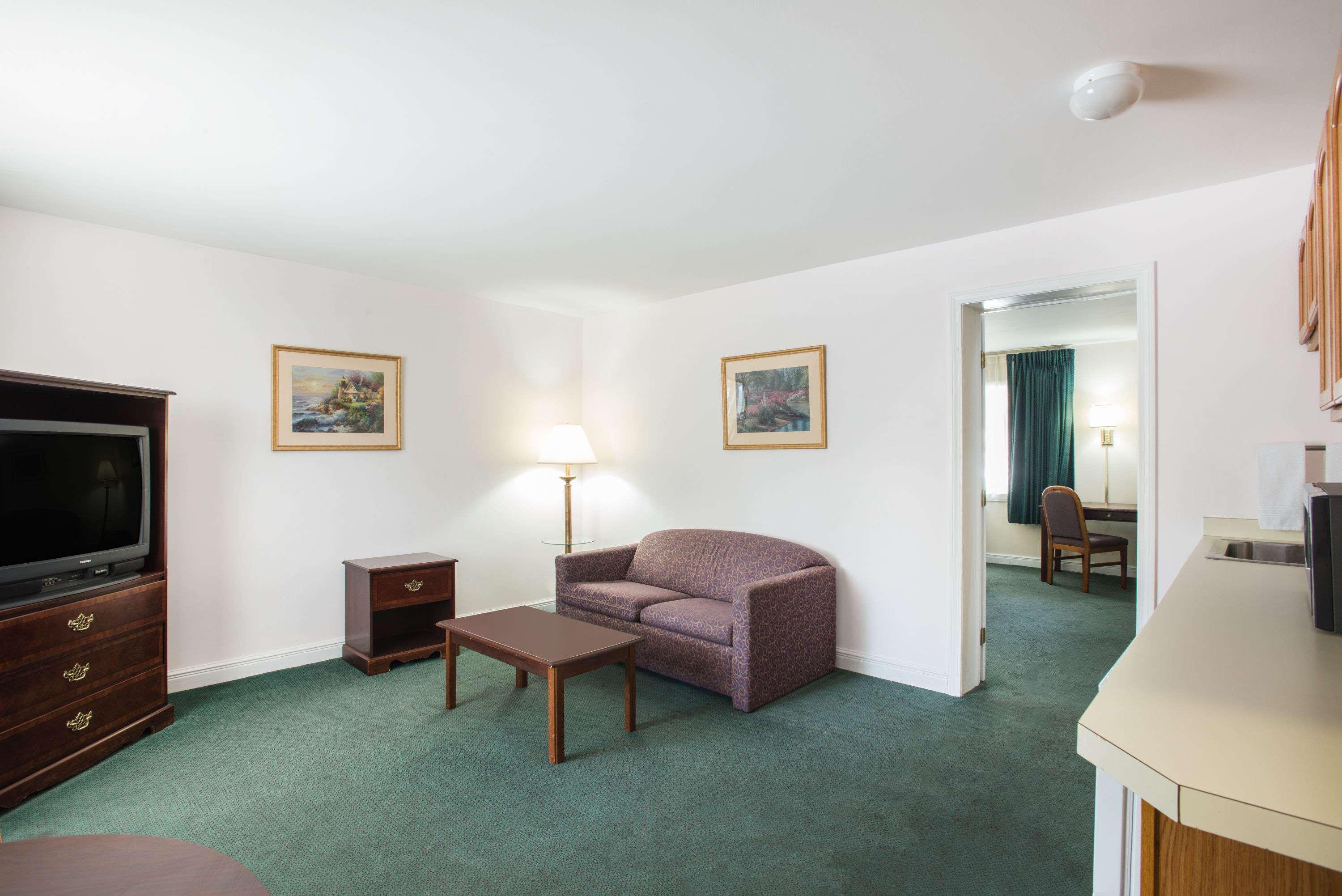 Travelodge Lake George — photo 4