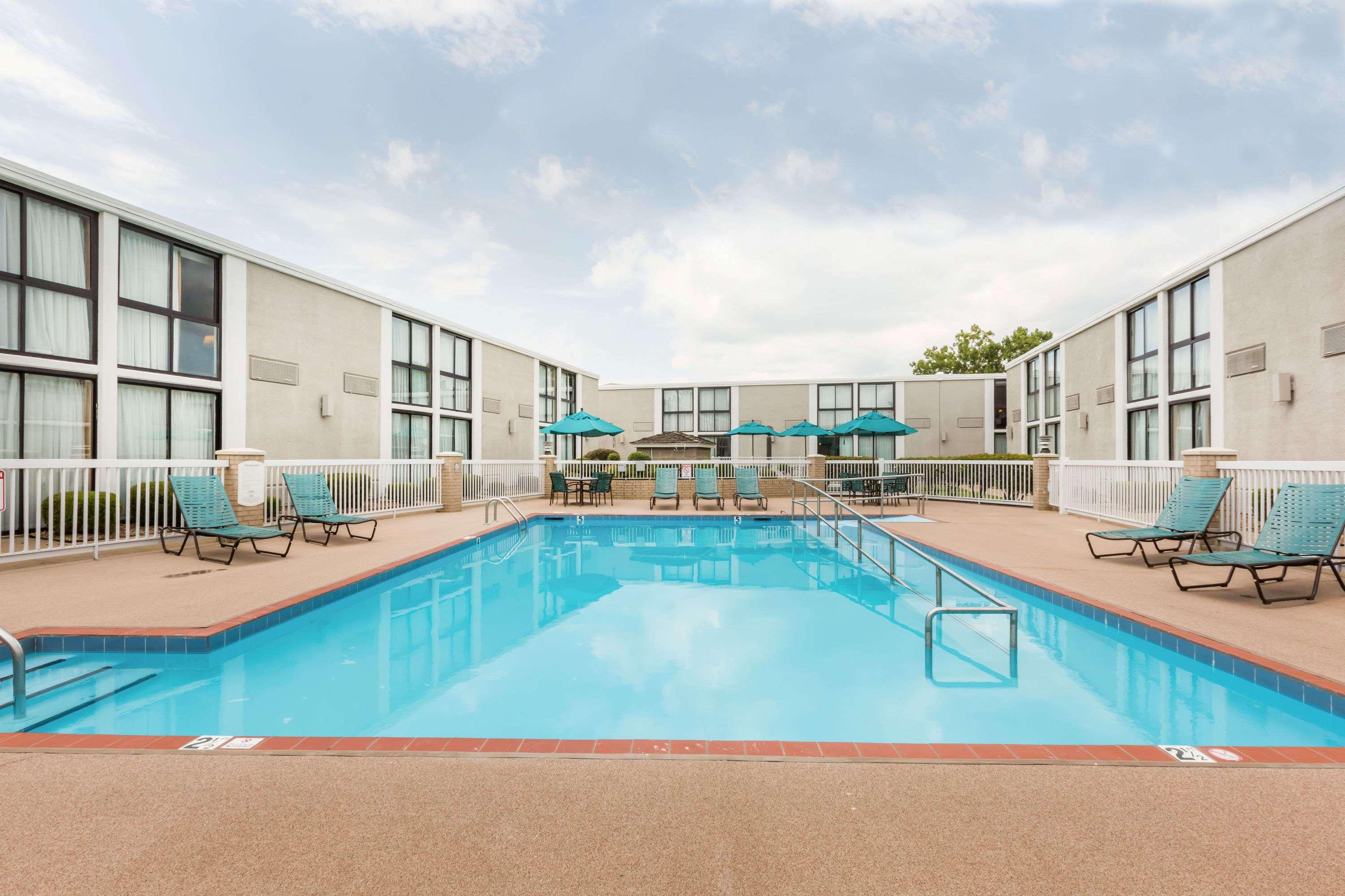 Wyndham Riverfront Little Rock — photo 3