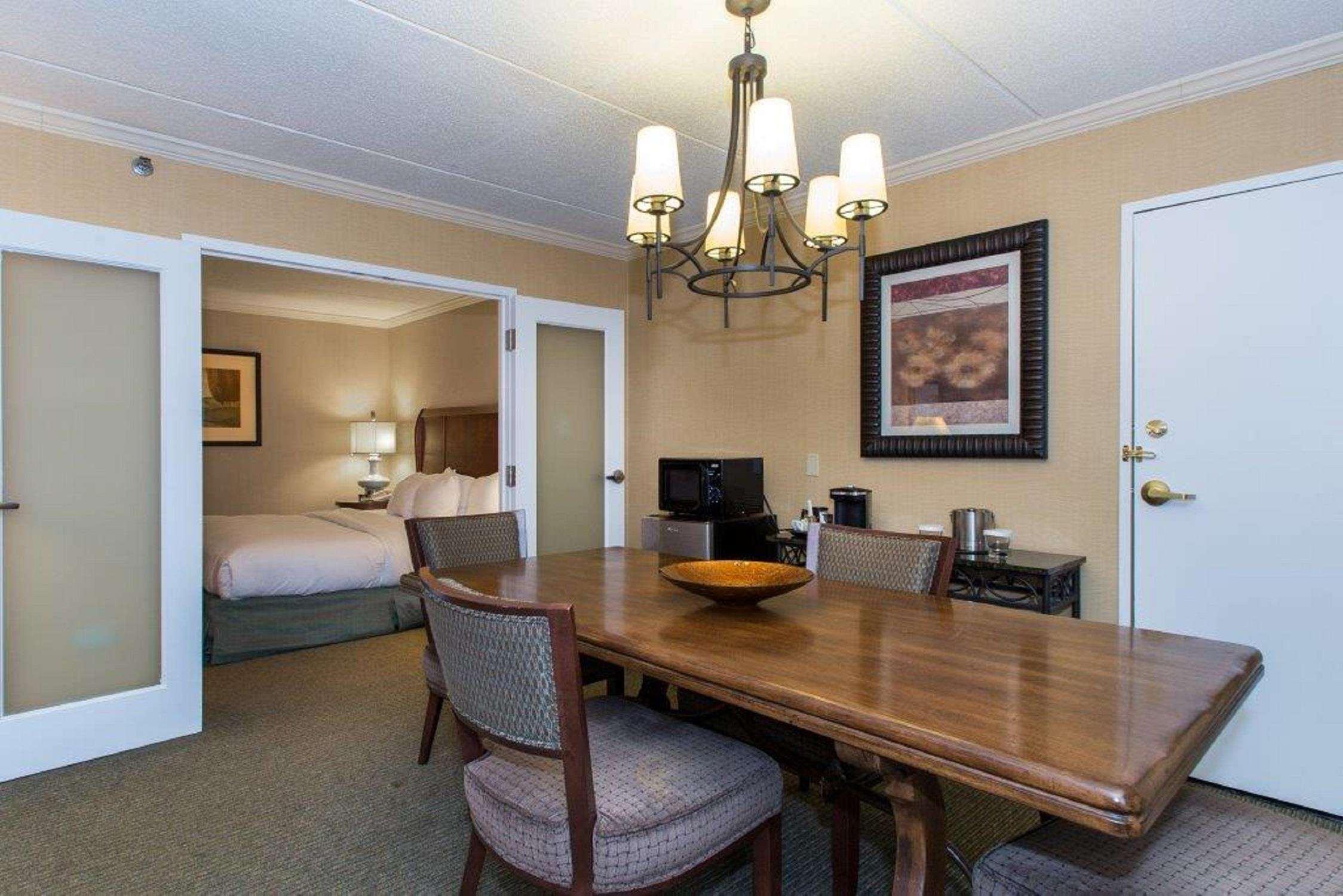 DoubleTree by Hilton Hotel Cleveland East Beachwood — photo 4
