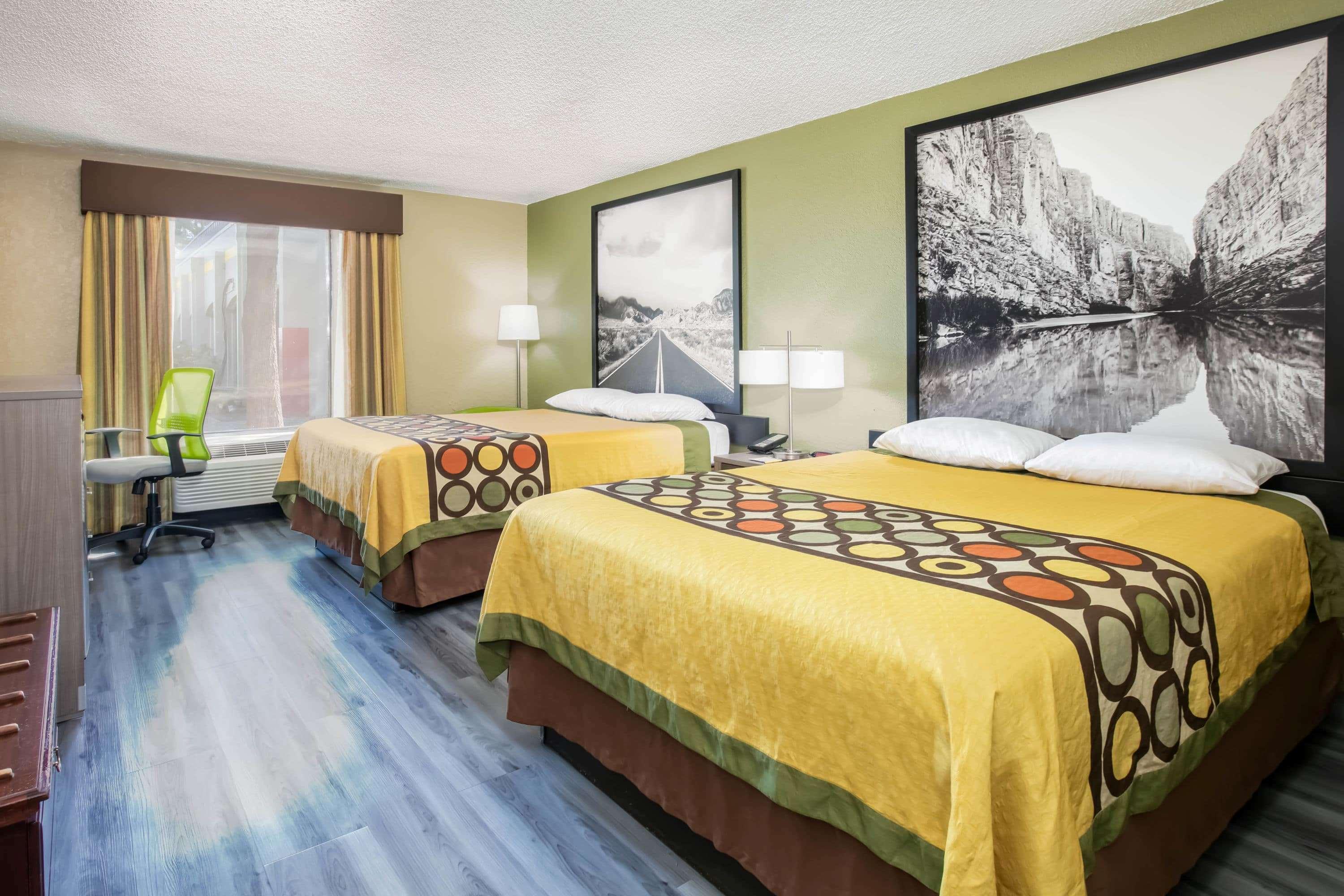 Super 8 by Wyndham Ft Stockton — photo 4