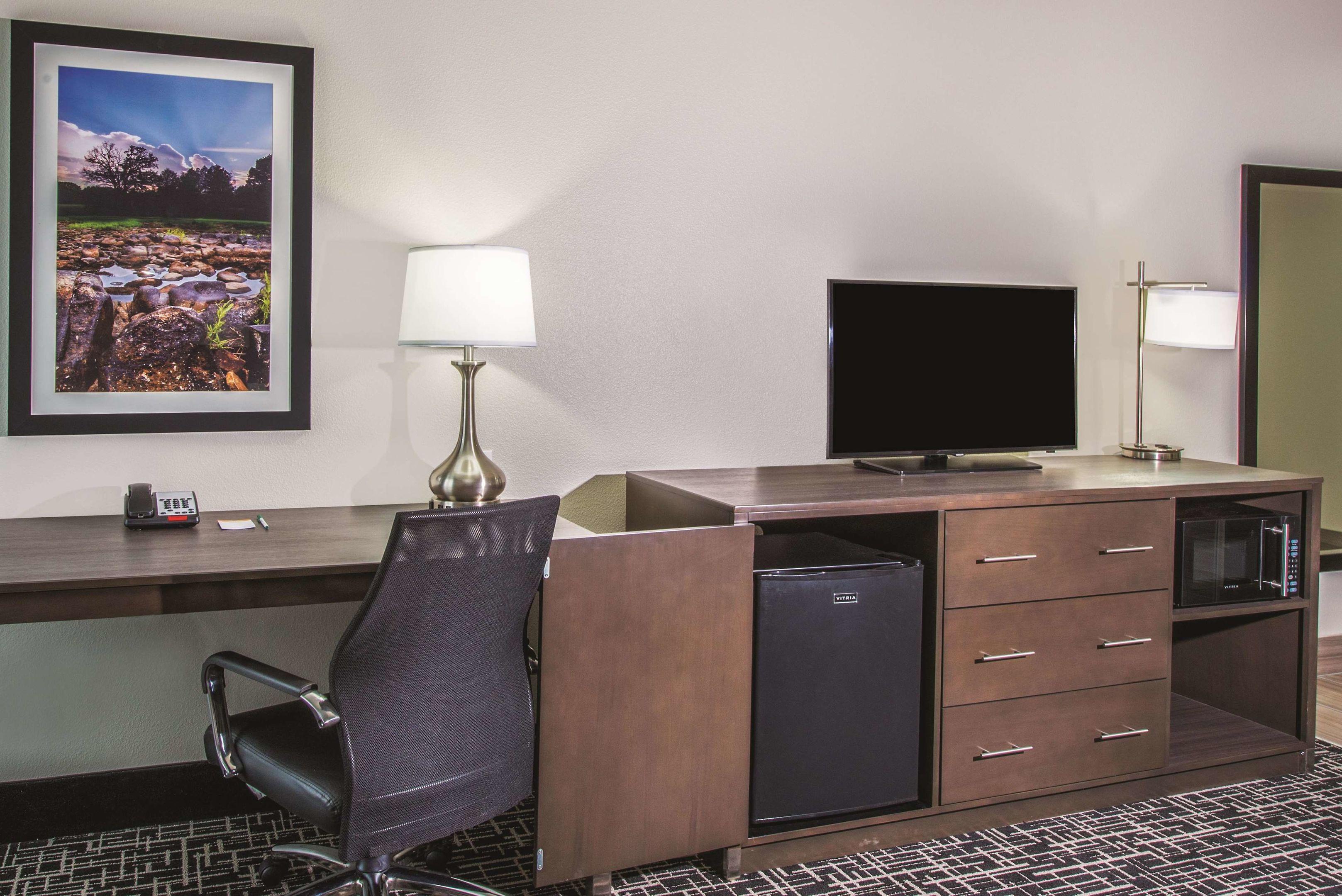 La Quinta Inn and Suites Enid — photo 4