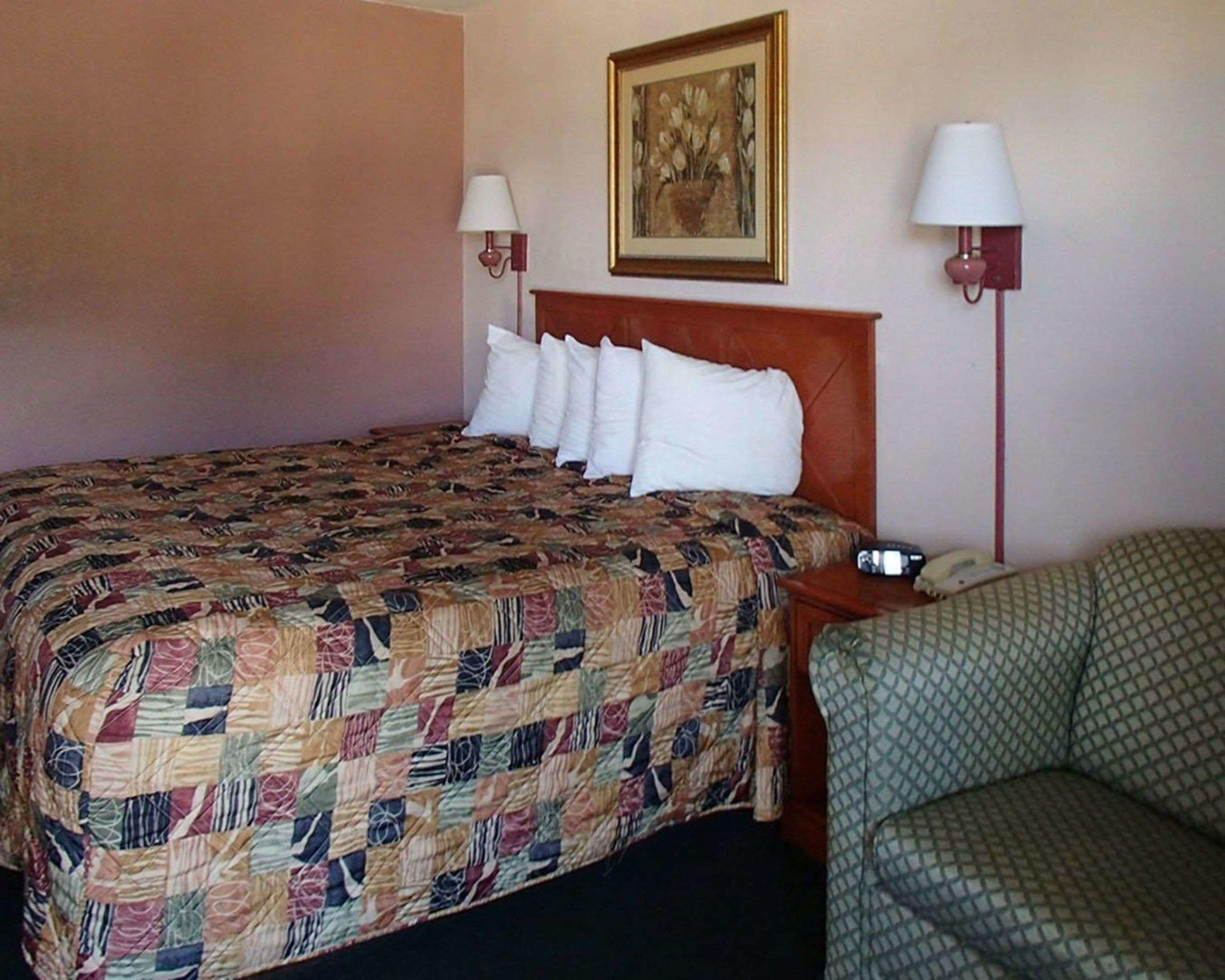 Rodeway Inn Leesburg — photo 3