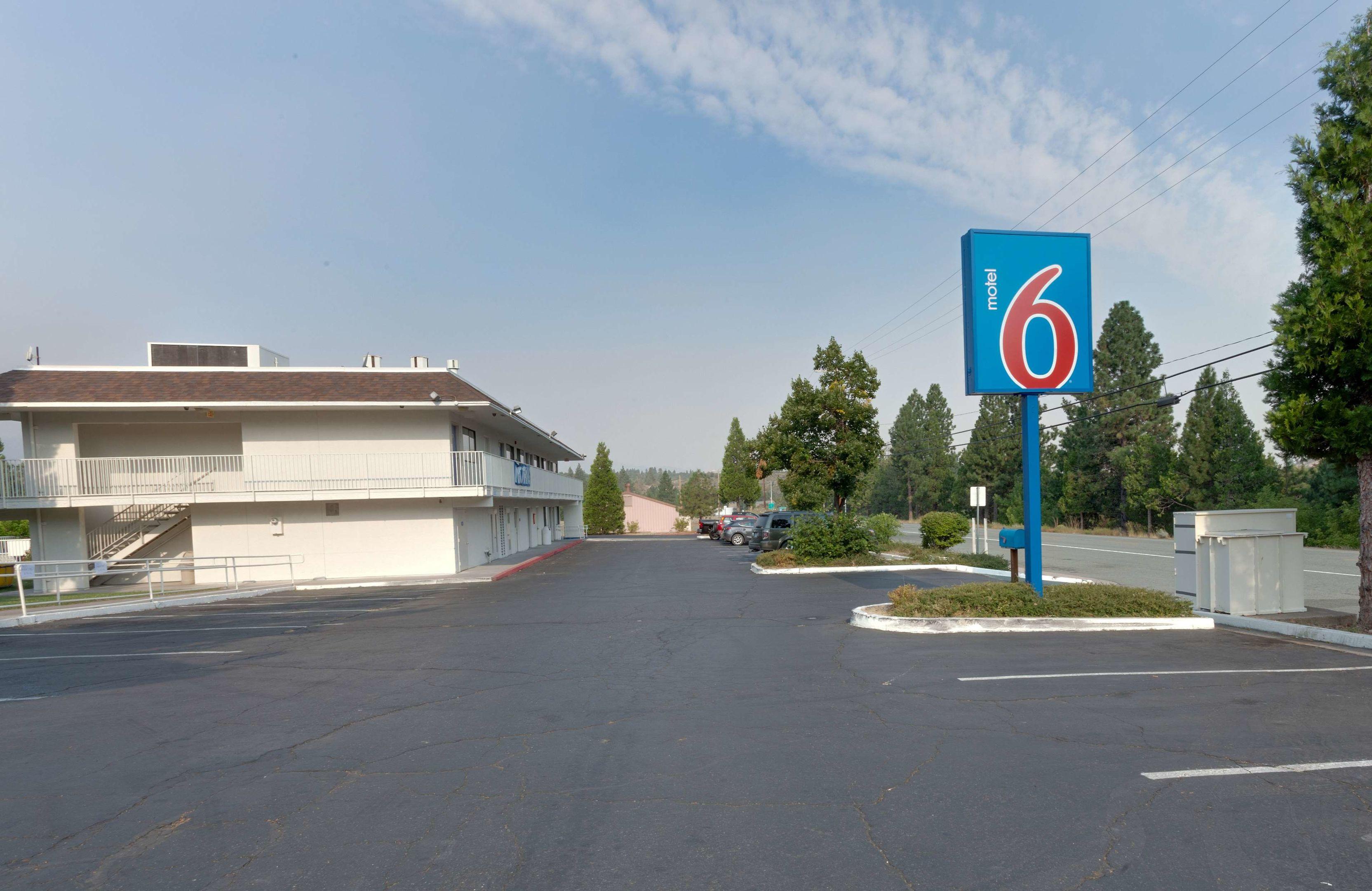 Motel 6 Weed - Mount Shasta — photo 5