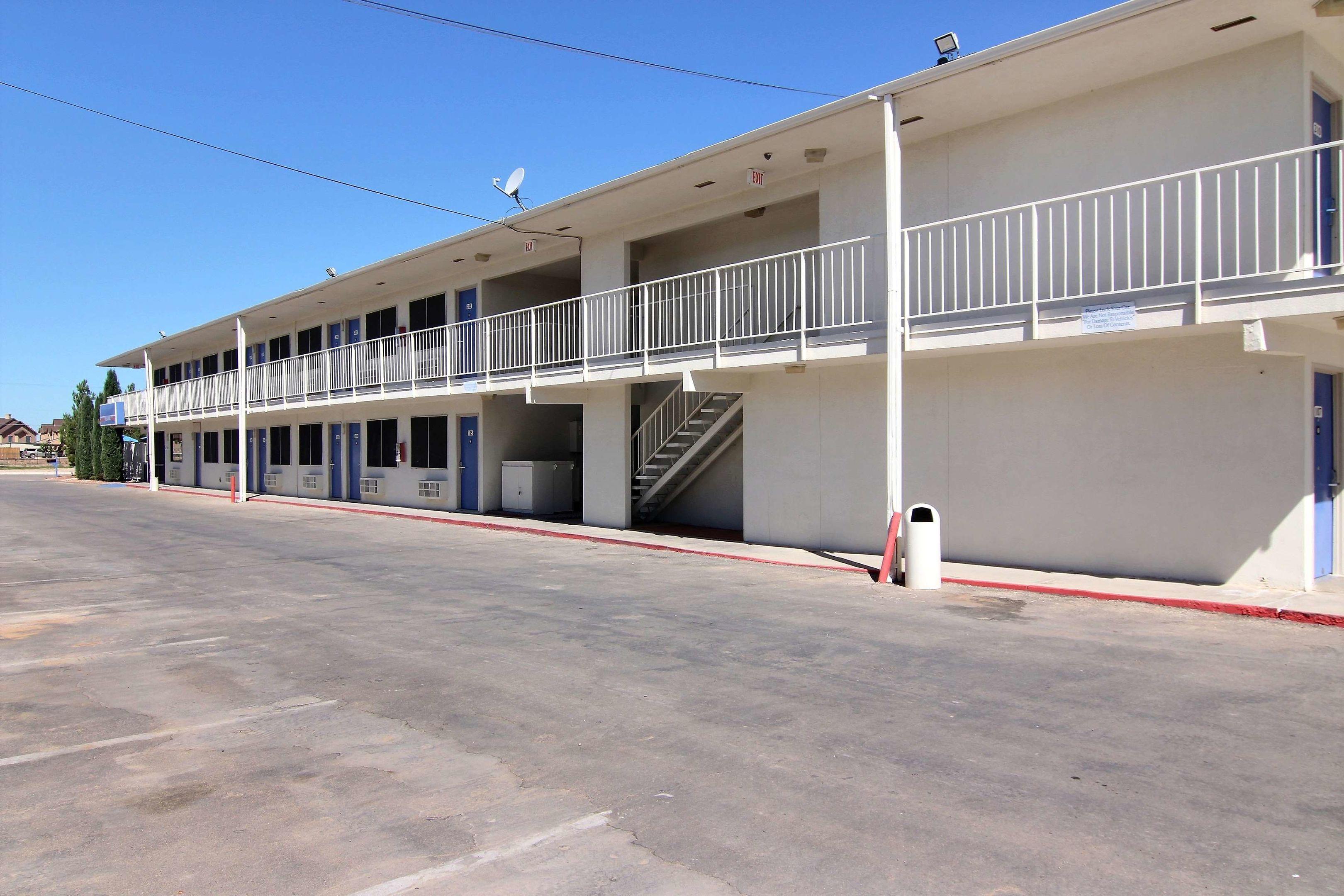 Motel 6 Carlsbad — photo 4