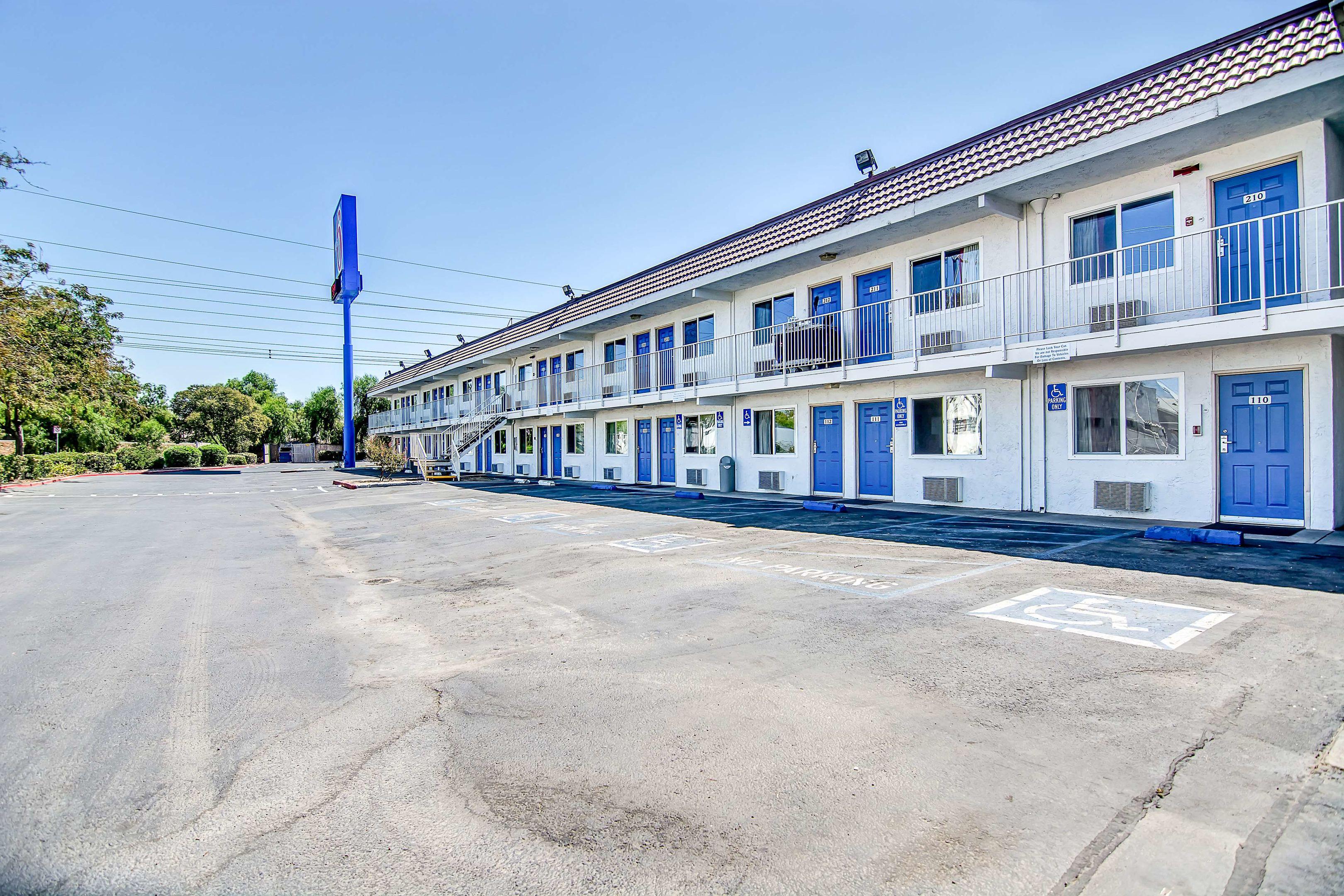 Motel 6 Stockton - Charter Way West — photo 5