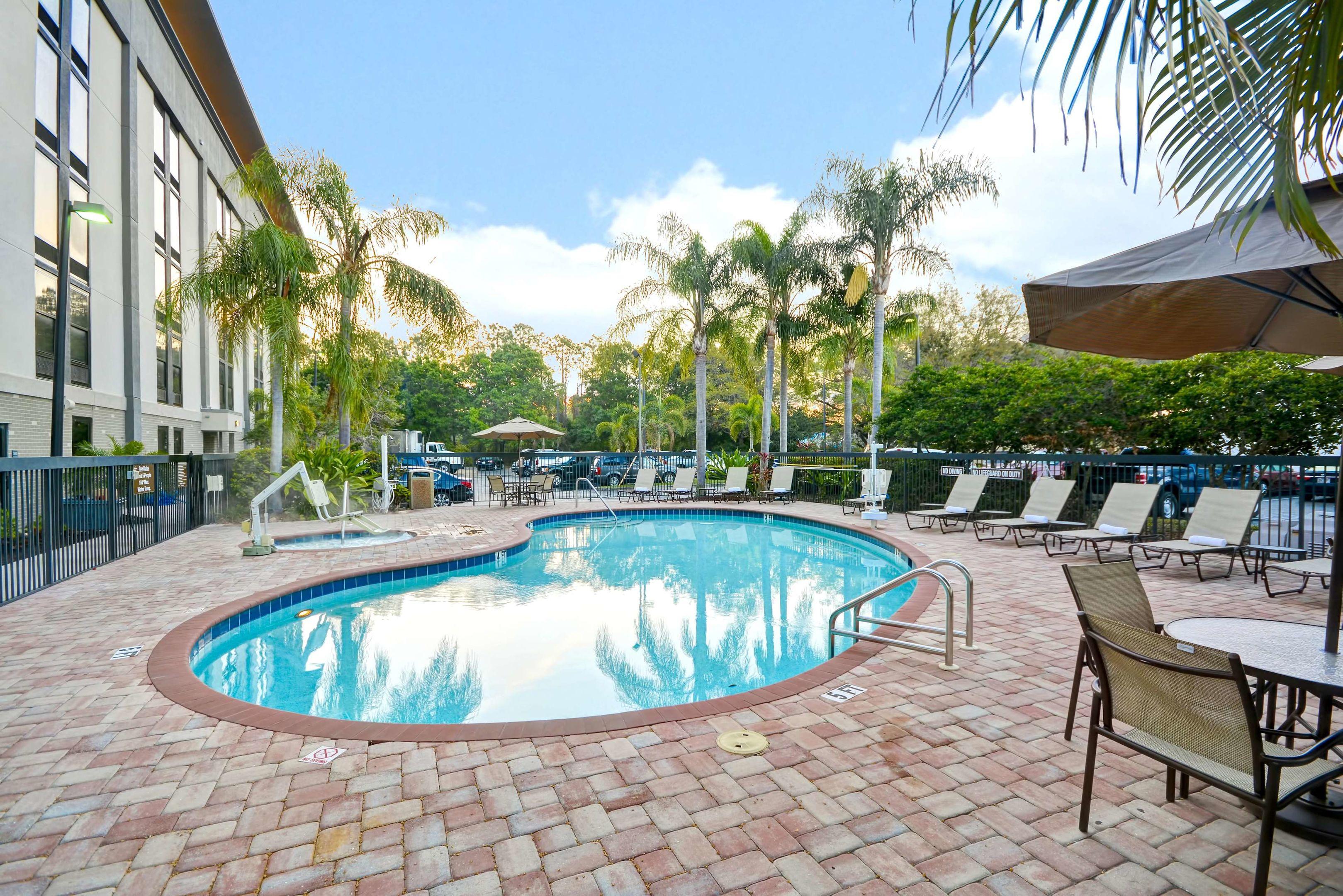 Hampton Inn Sarasota - I-75 Bee Ridge — photo 4