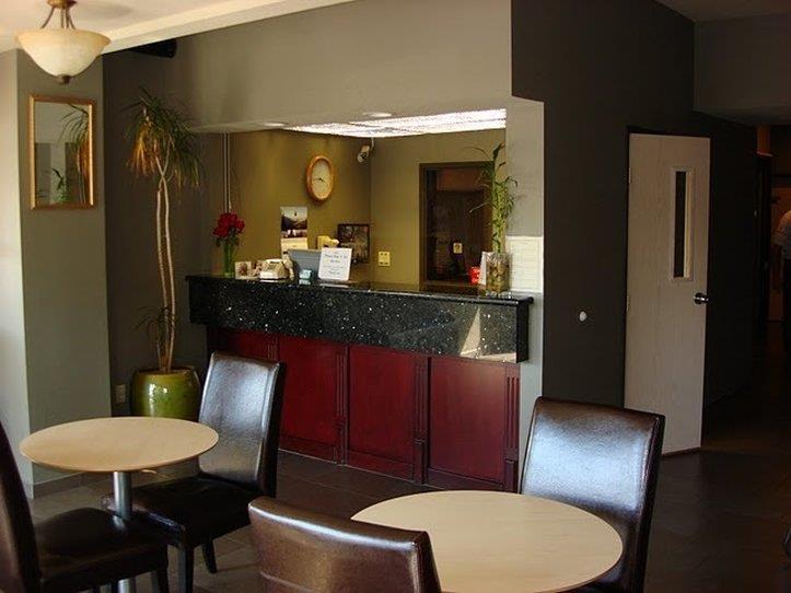 Clackamas Inn & Suites — photo 5