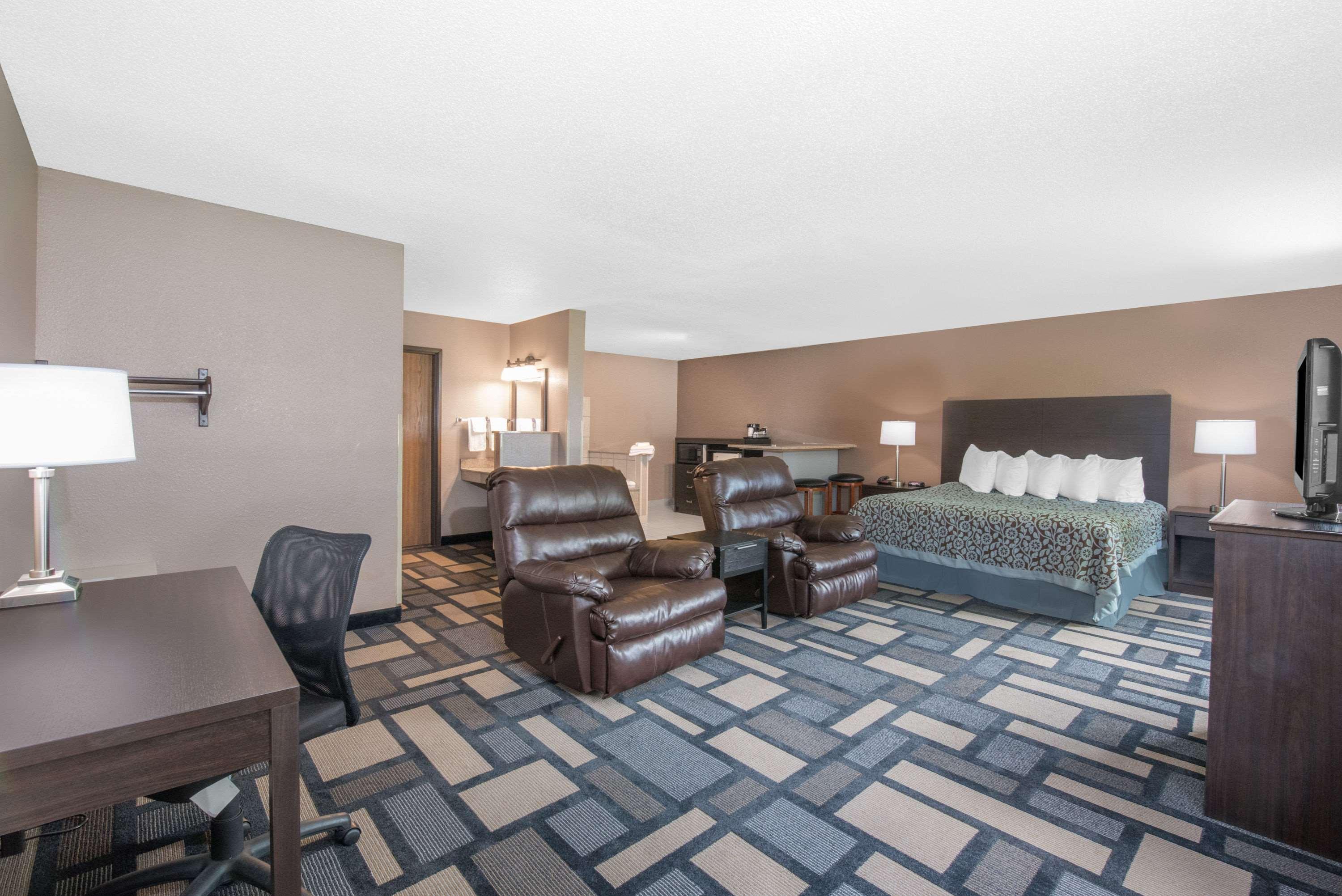 Days Inn Watertown — photo 5