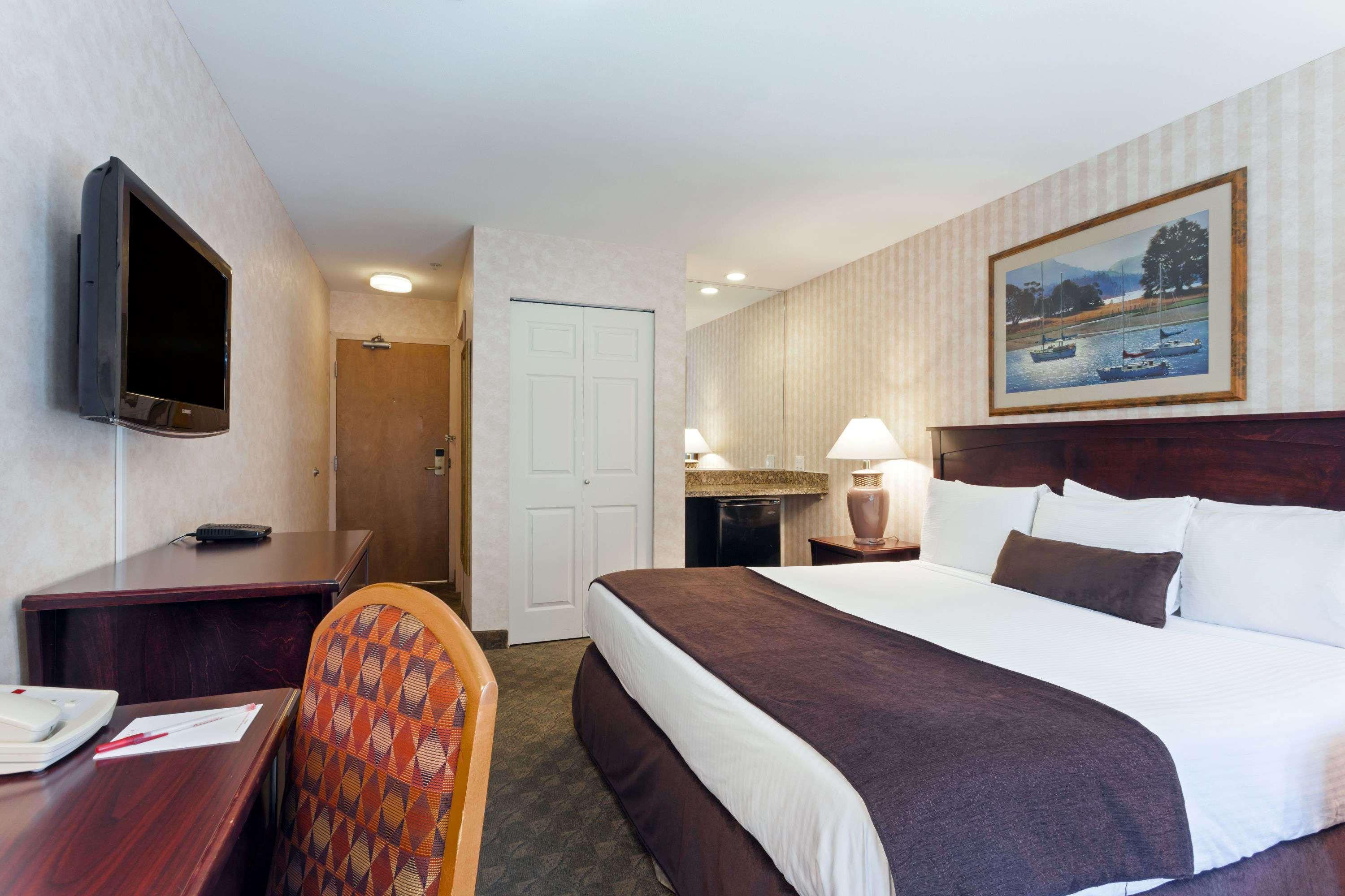 Ramada Limited Vancouver Airport — photo 5