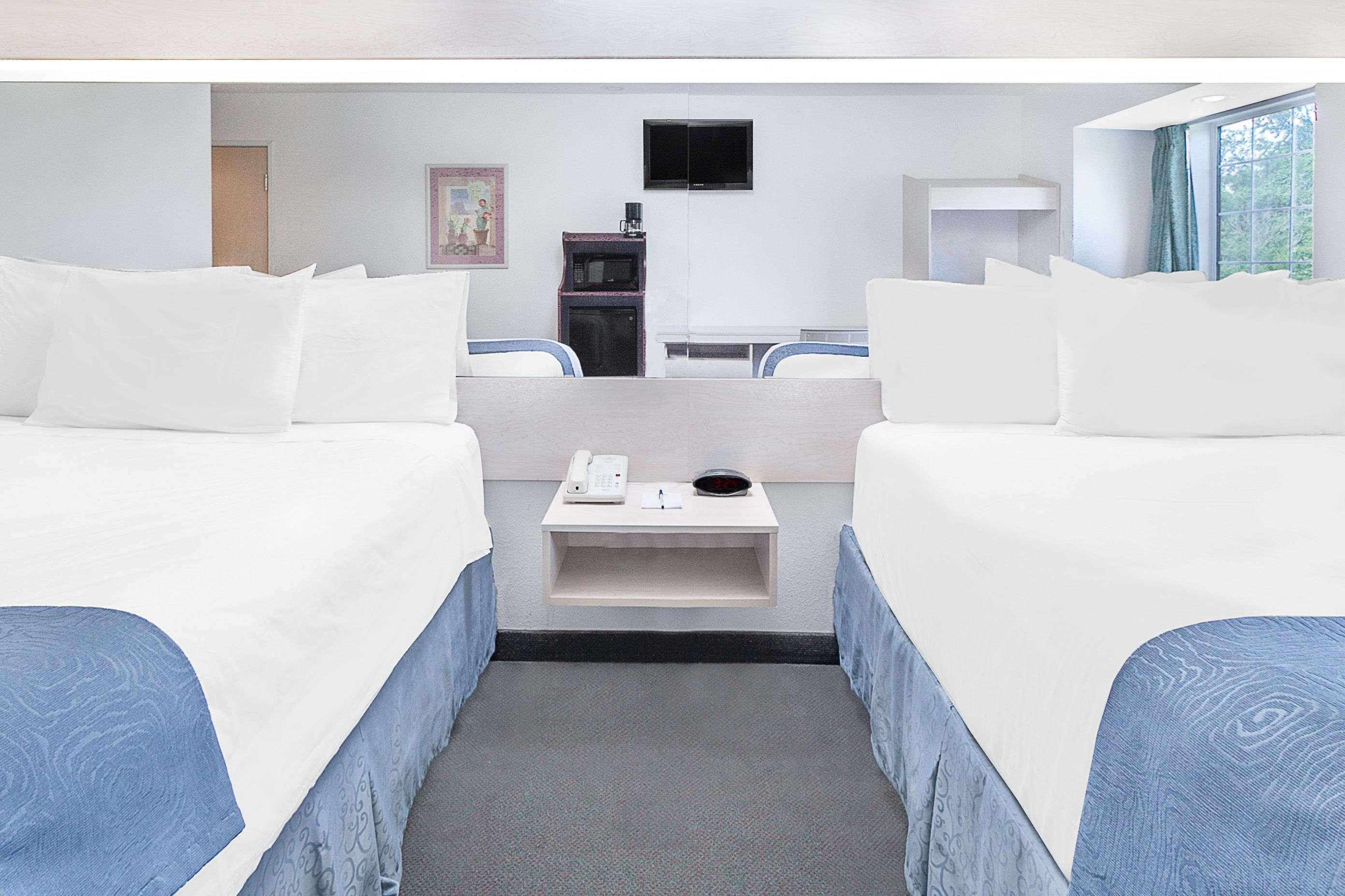 Microtel Inn & Suites by Wyndham Broken Bow — photo 4