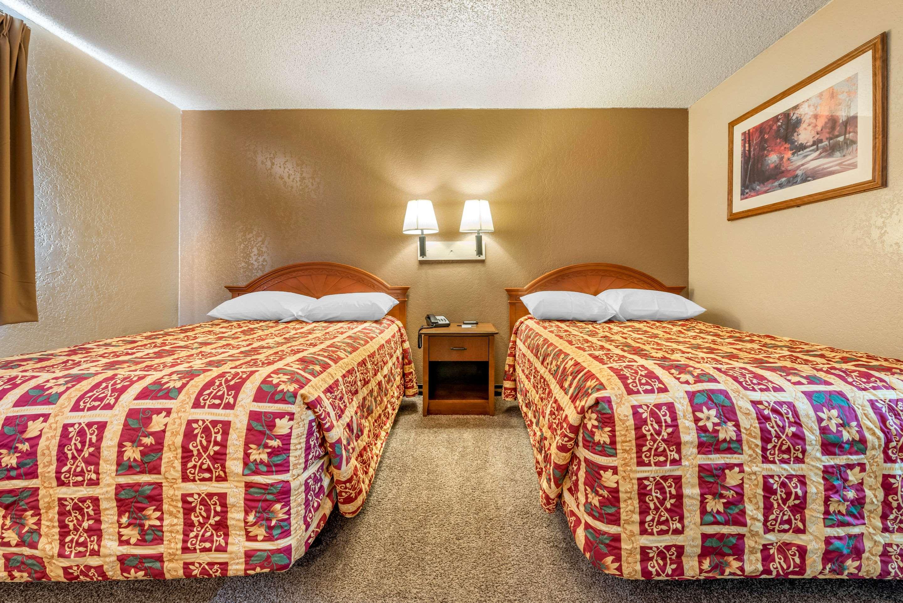 Rodeway Inn Pueblo — photo 3