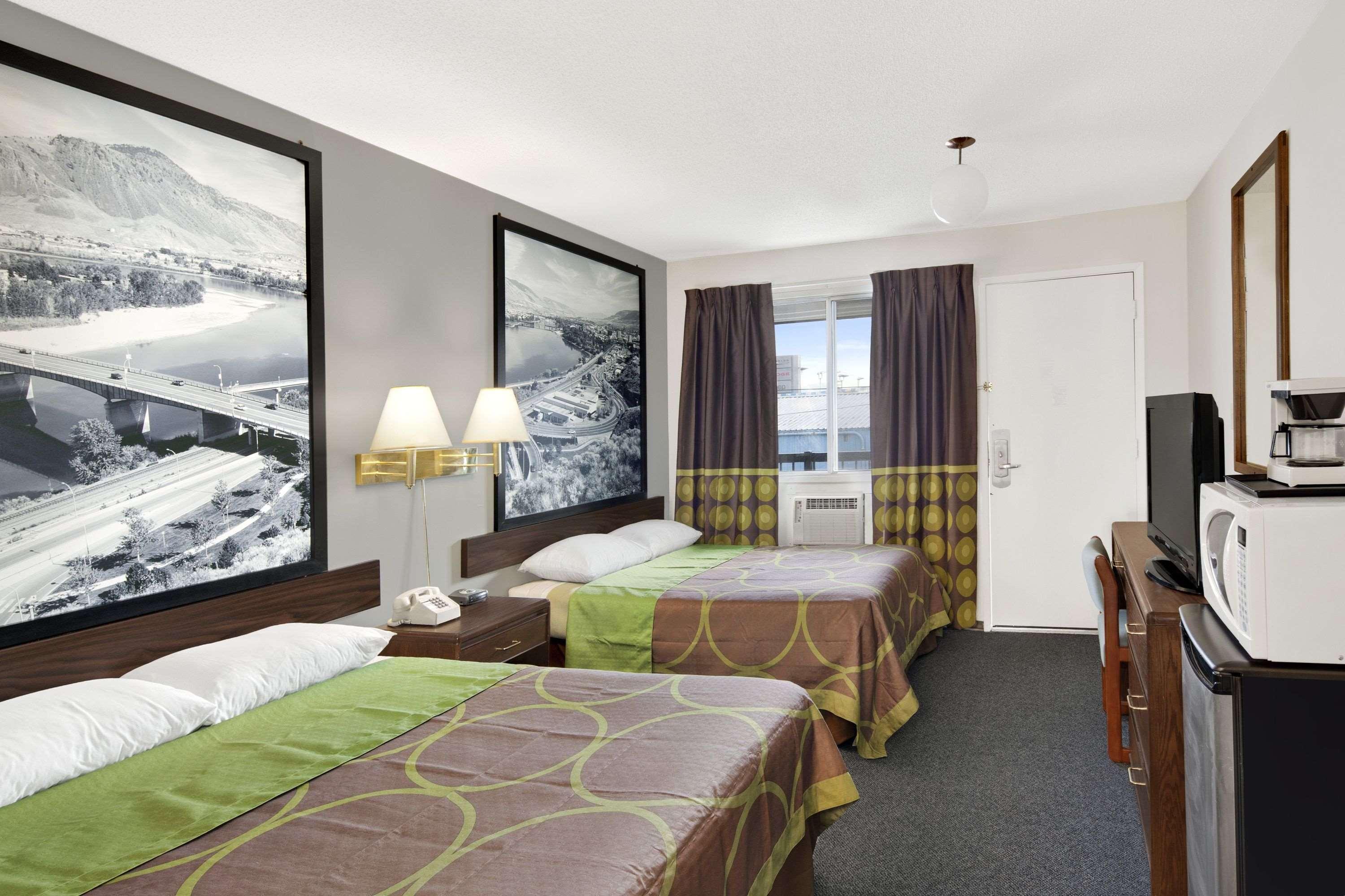 Super 8 by Wyndham Kamloops East — photo 5