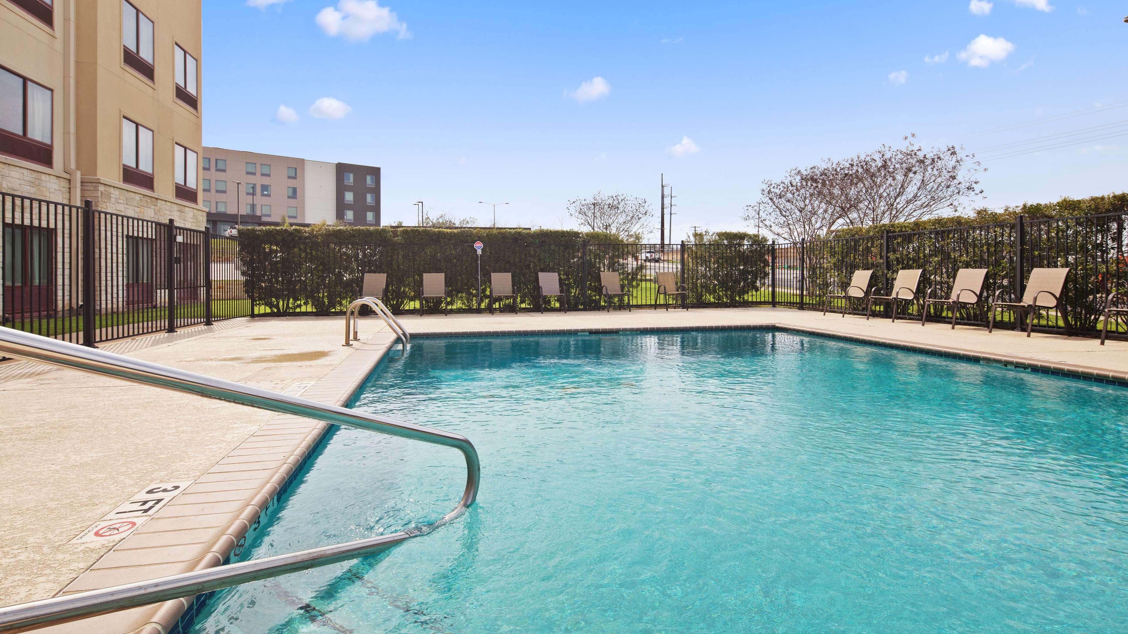 Best Western Plus Austin Airport Inn & Suites — photo 4