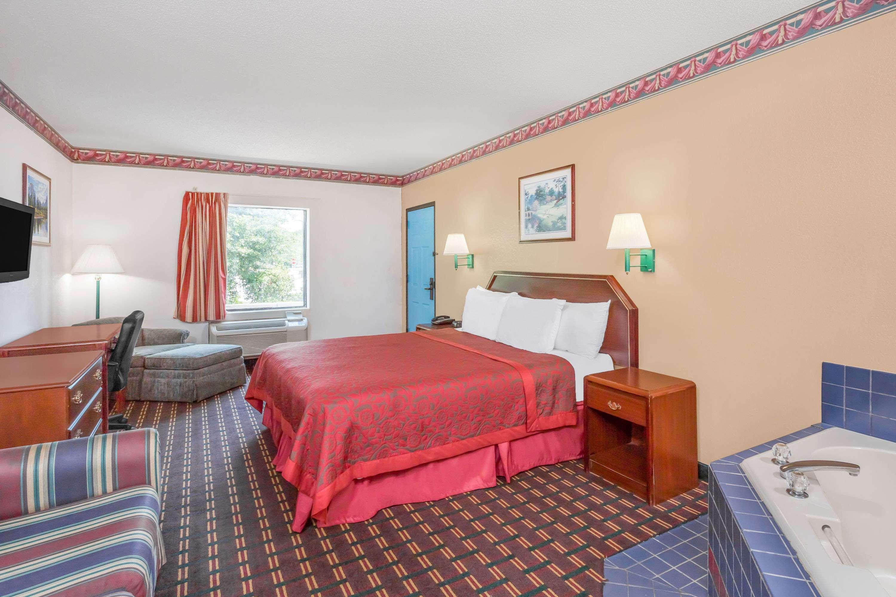 Days Inn North Columbia Ft. Jackson — photo 4