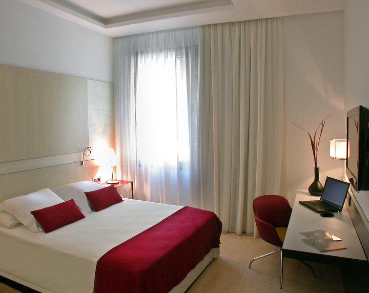 Grupotel Gran Vía 678 — photo 4