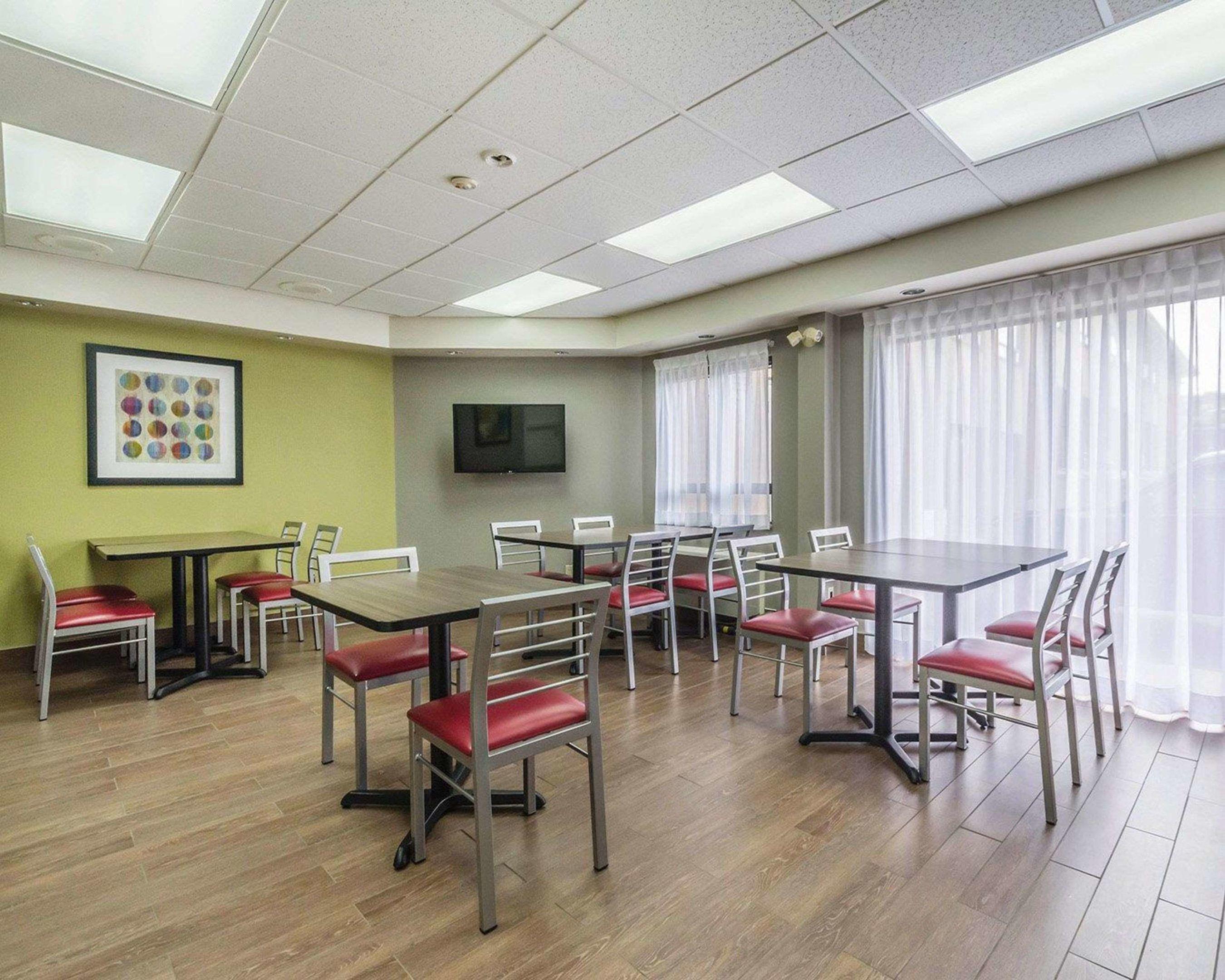 Comfort Inn Thetford Mines — photo 4