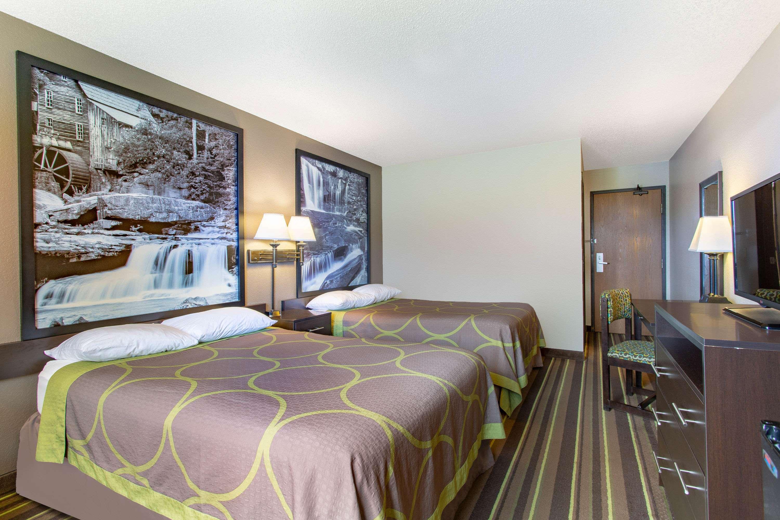 Super 8 by Wyndham Weston WV — photo 3
