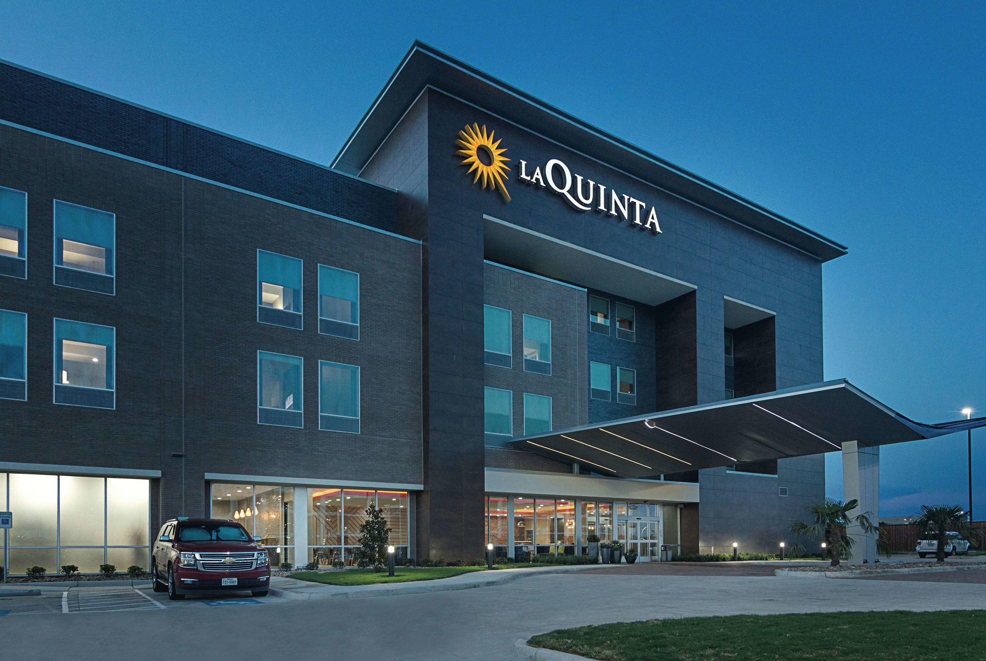La Quinta Inn & Suites Plano Legacy — photo 5