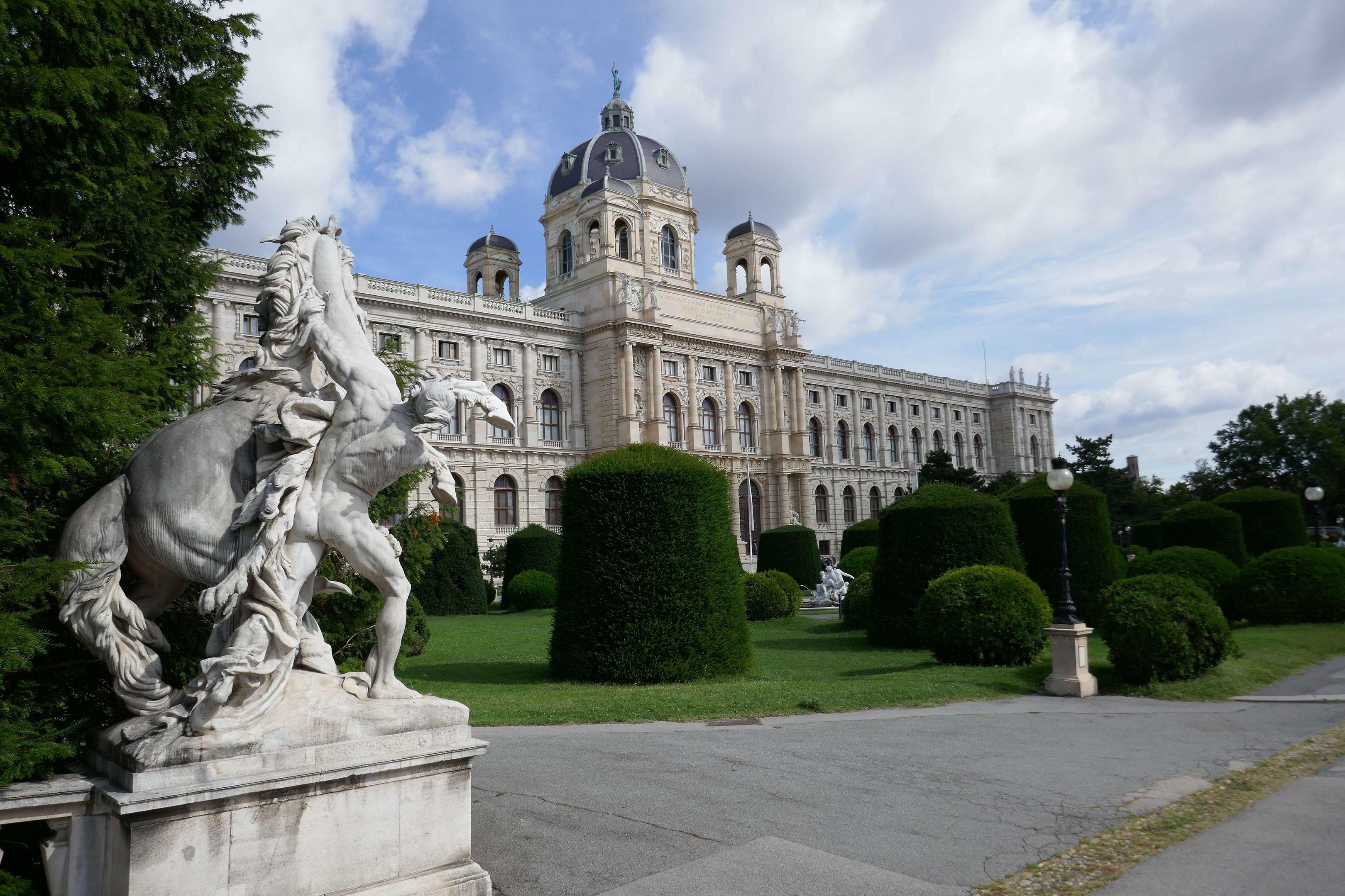 Schlosshotel Römischer Kaiser — photo 4