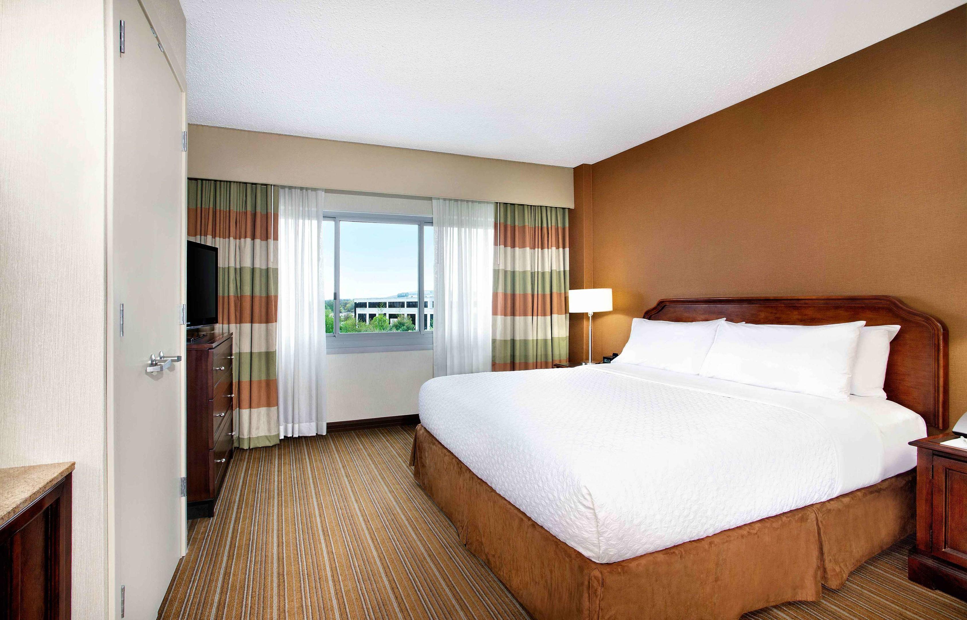 Embassy Suites by Hilton — photo 4