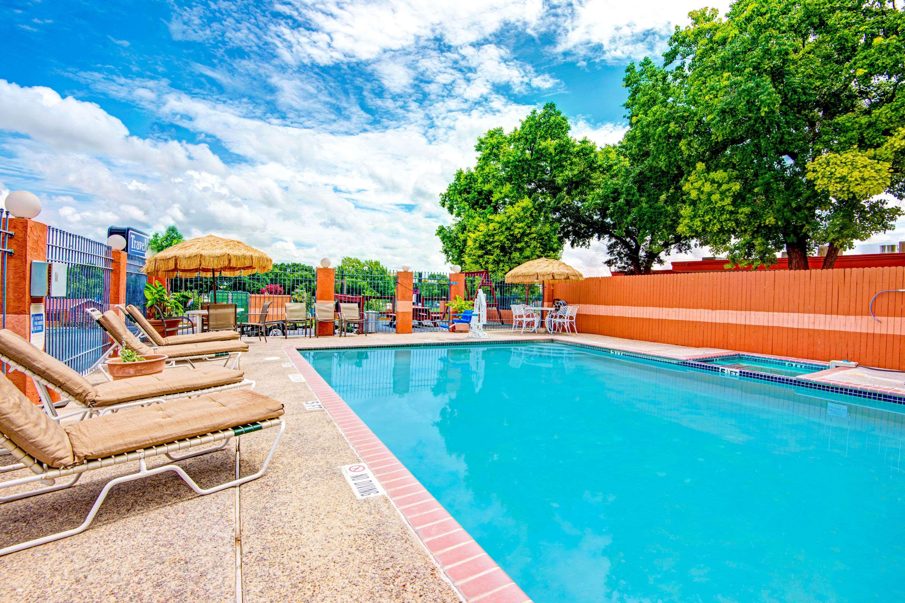 Travelodge San Antonio Lackland A F B — photo 4