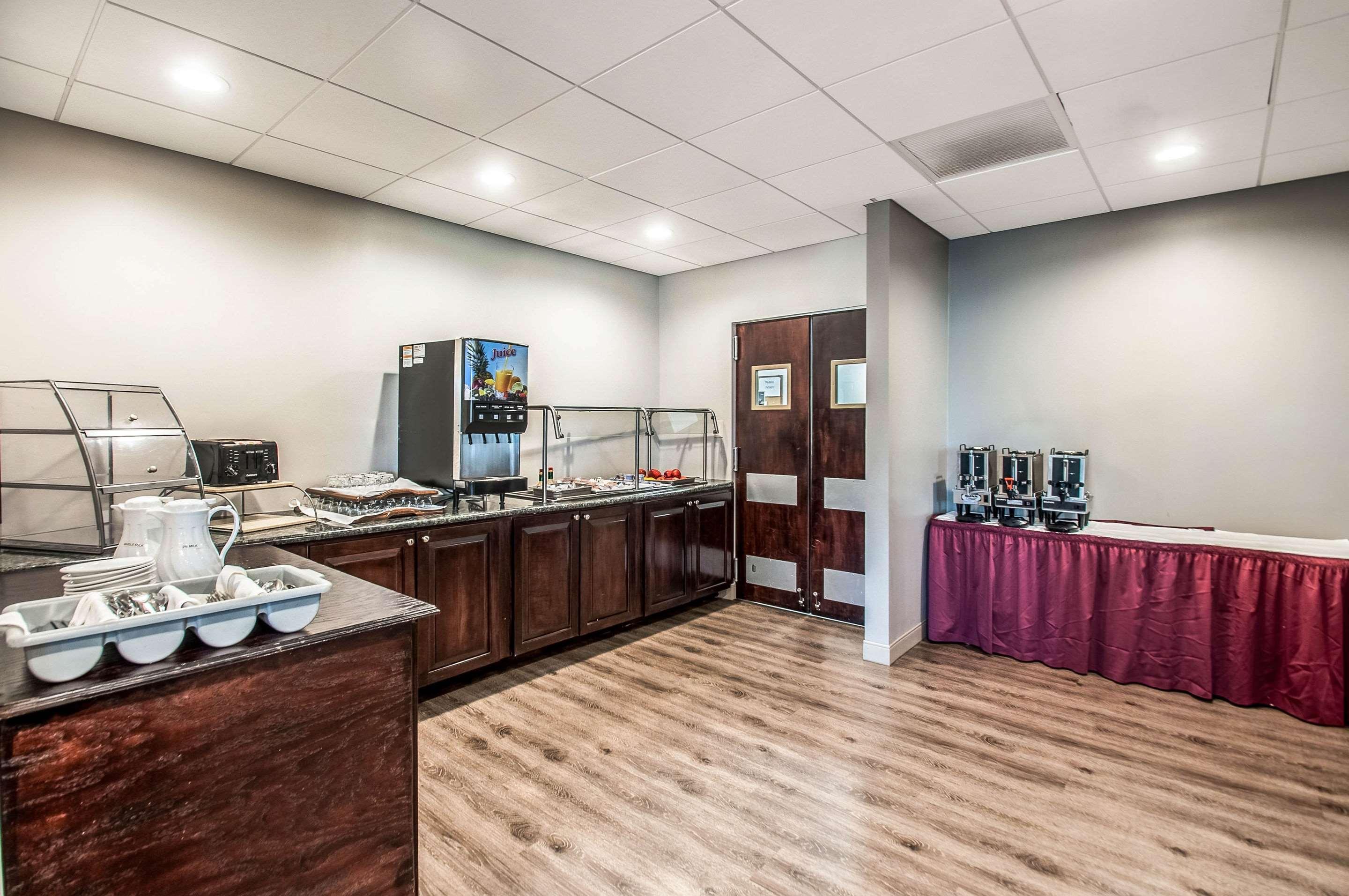 Clarion Hotel & Conference Center Leesburg — photo 4