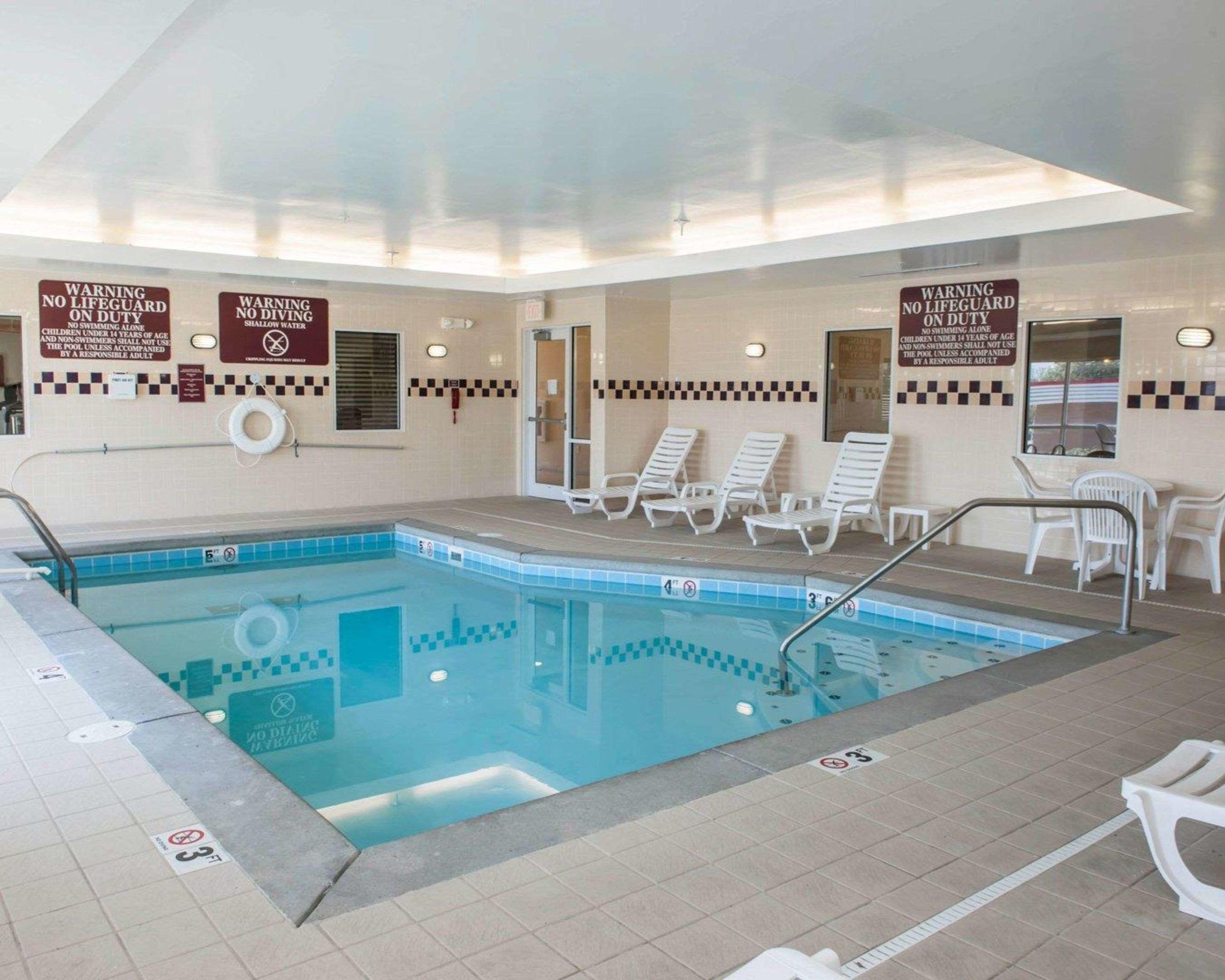 Comfort Suites — photo 5