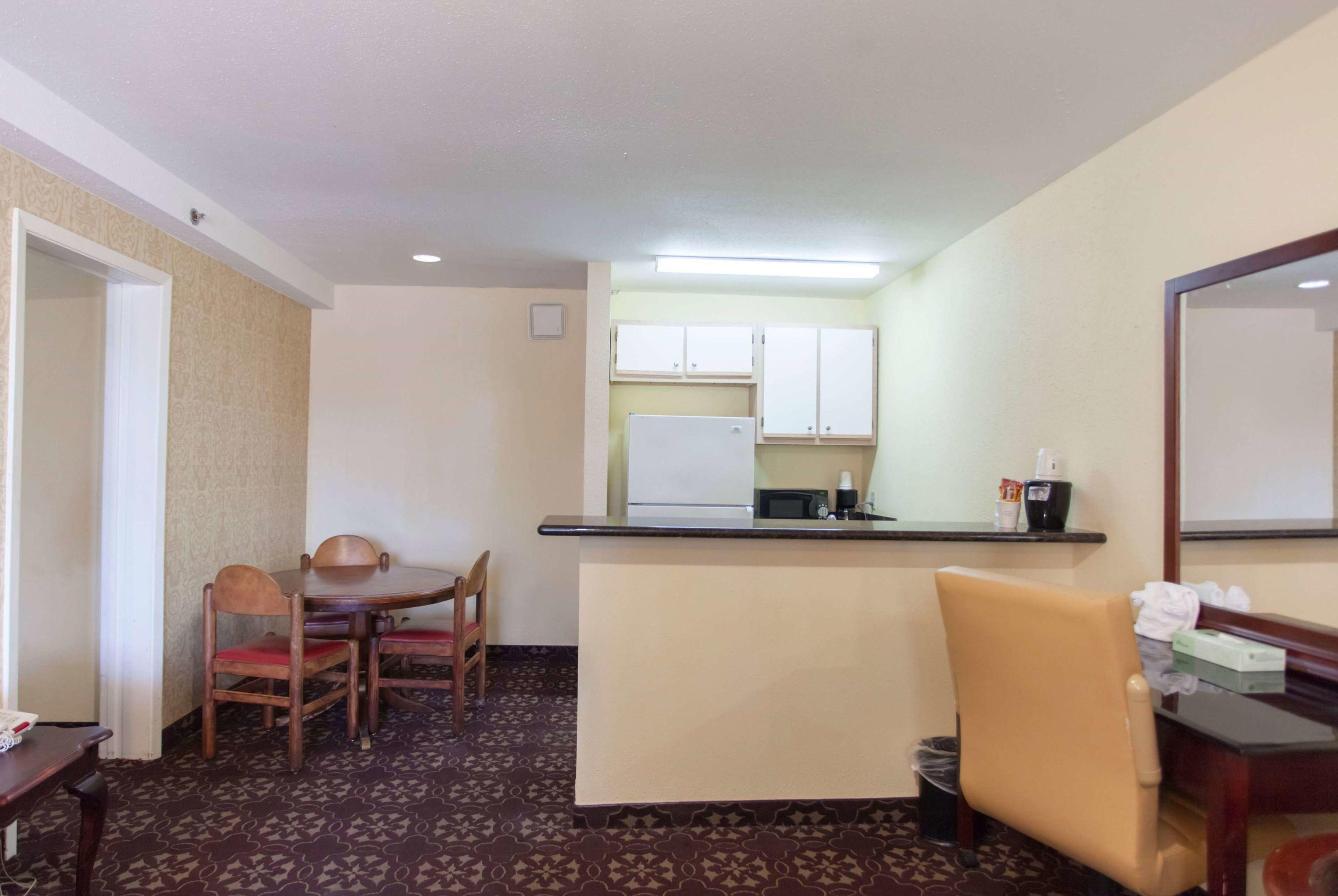 Days Inn Shenandoah — photo 5