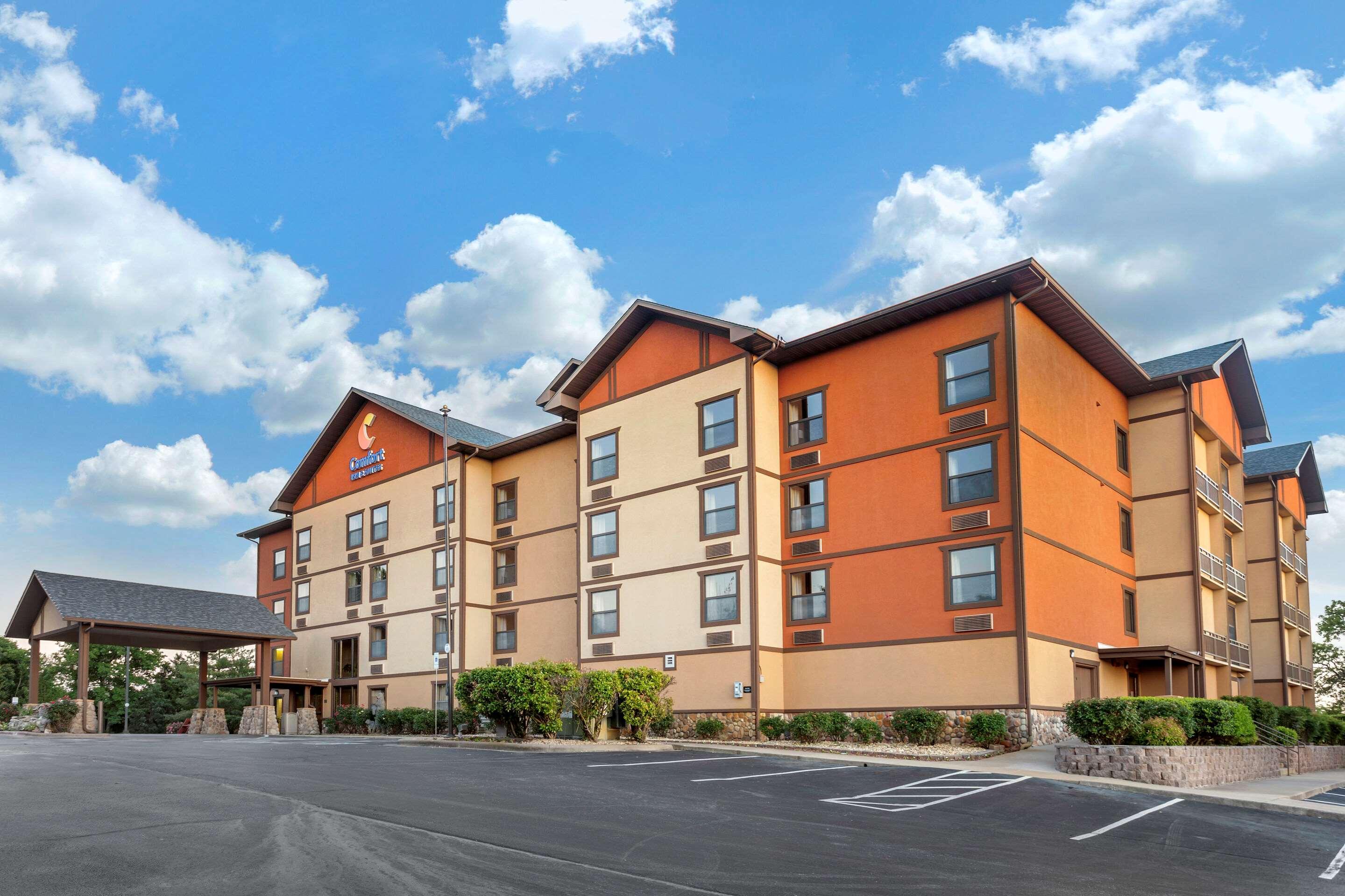 Comfort Inn & Suites — photo 4