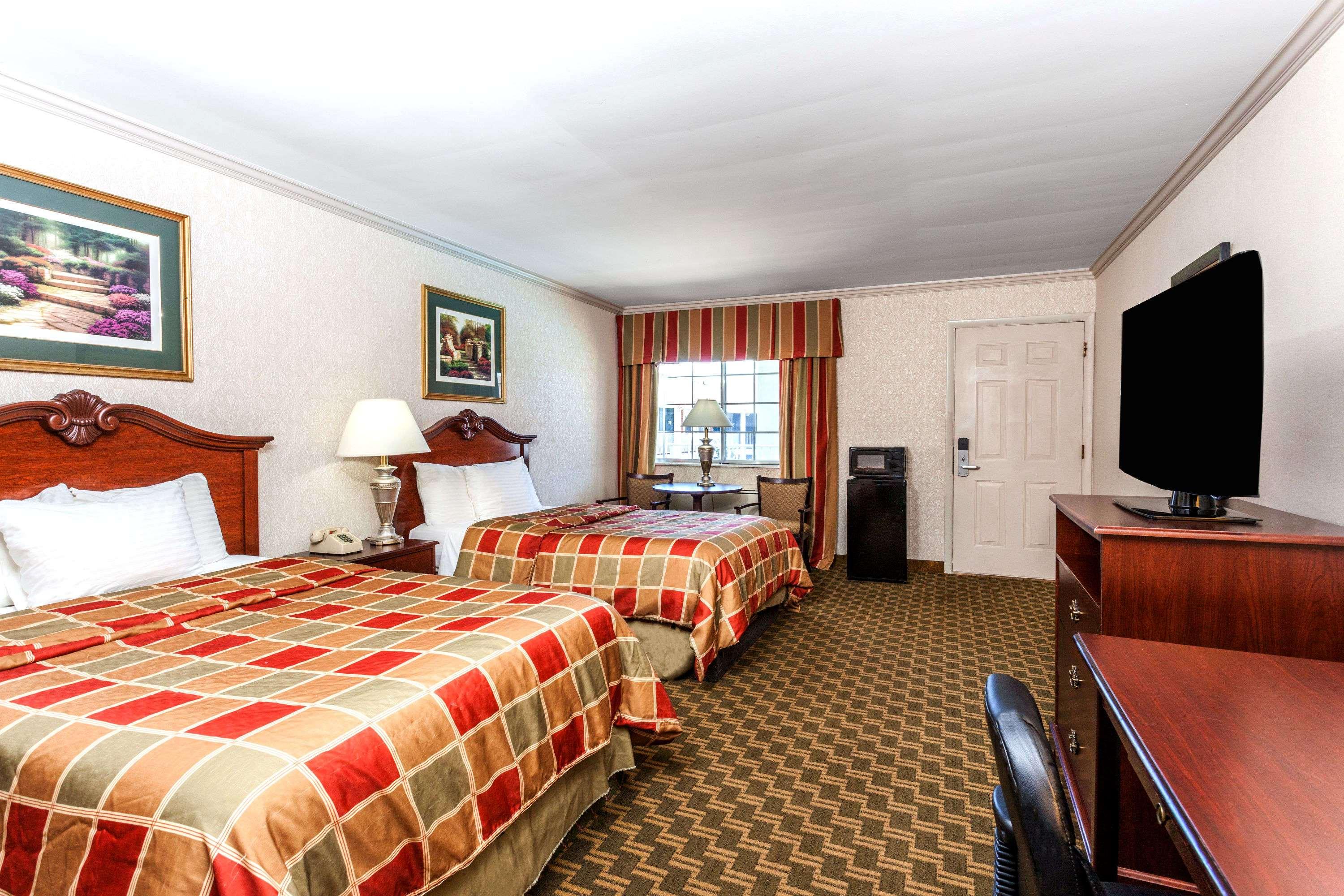 Days Inn & Suites by Wyndham Roseville — photo 5
