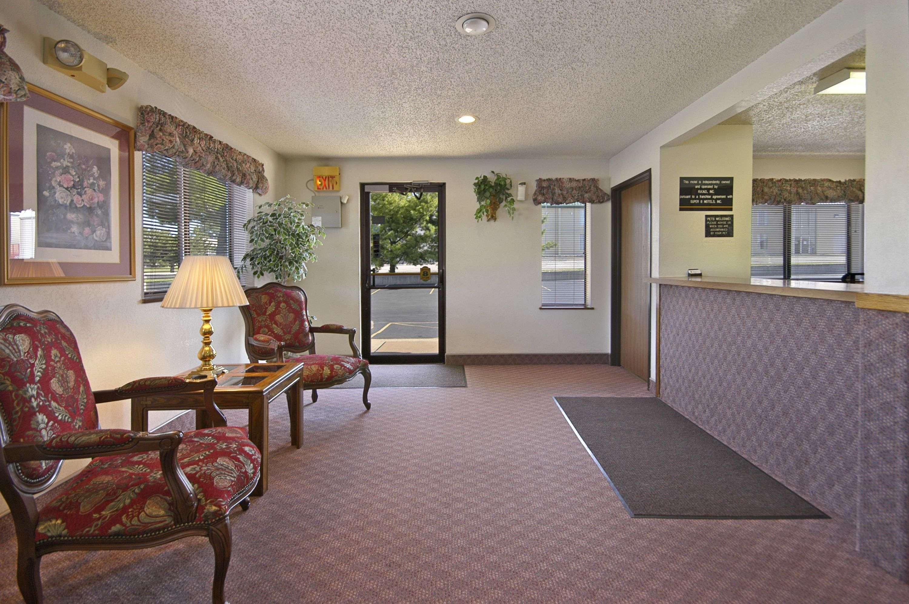 Super 8 by Wyndham Springfield North I-44 — photo 4