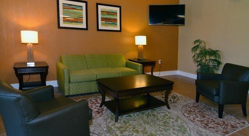 InTown Suites Austin — photo 4
