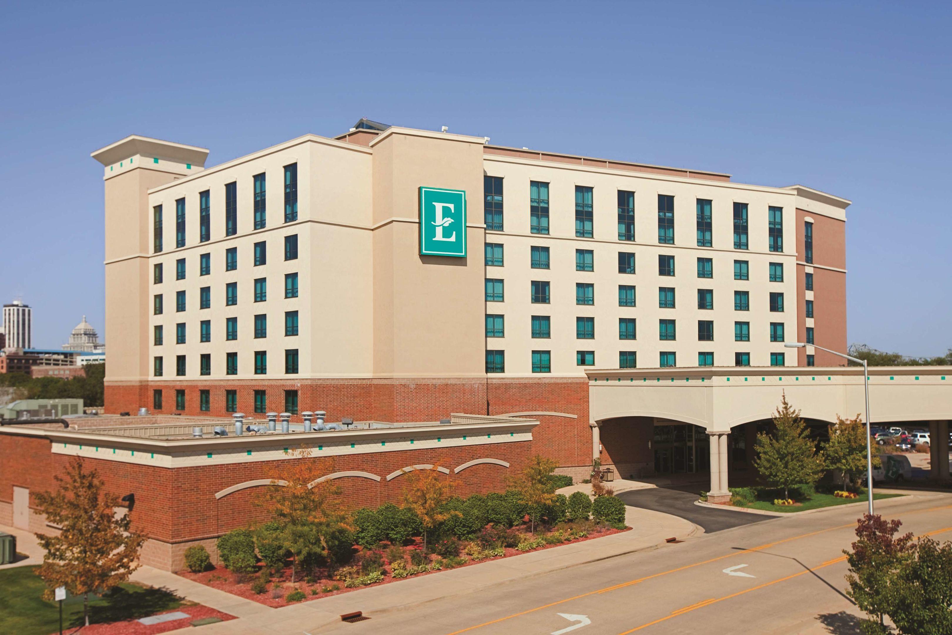 Embassy Suites East Peoria Hotel & Riverfront Conference Center — photo 4