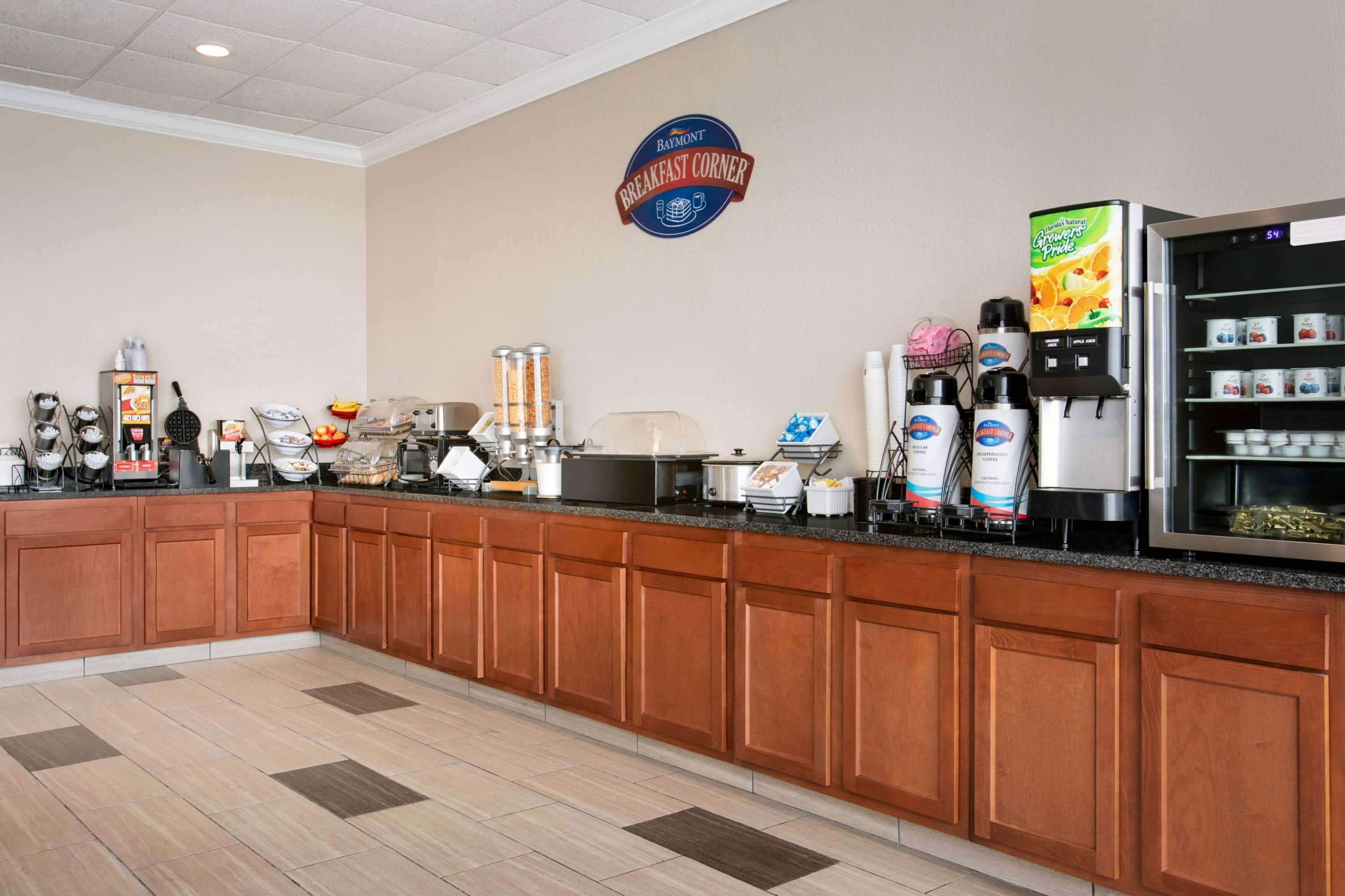 Baymont by Wyndham Florence Cincinnati — photo 5