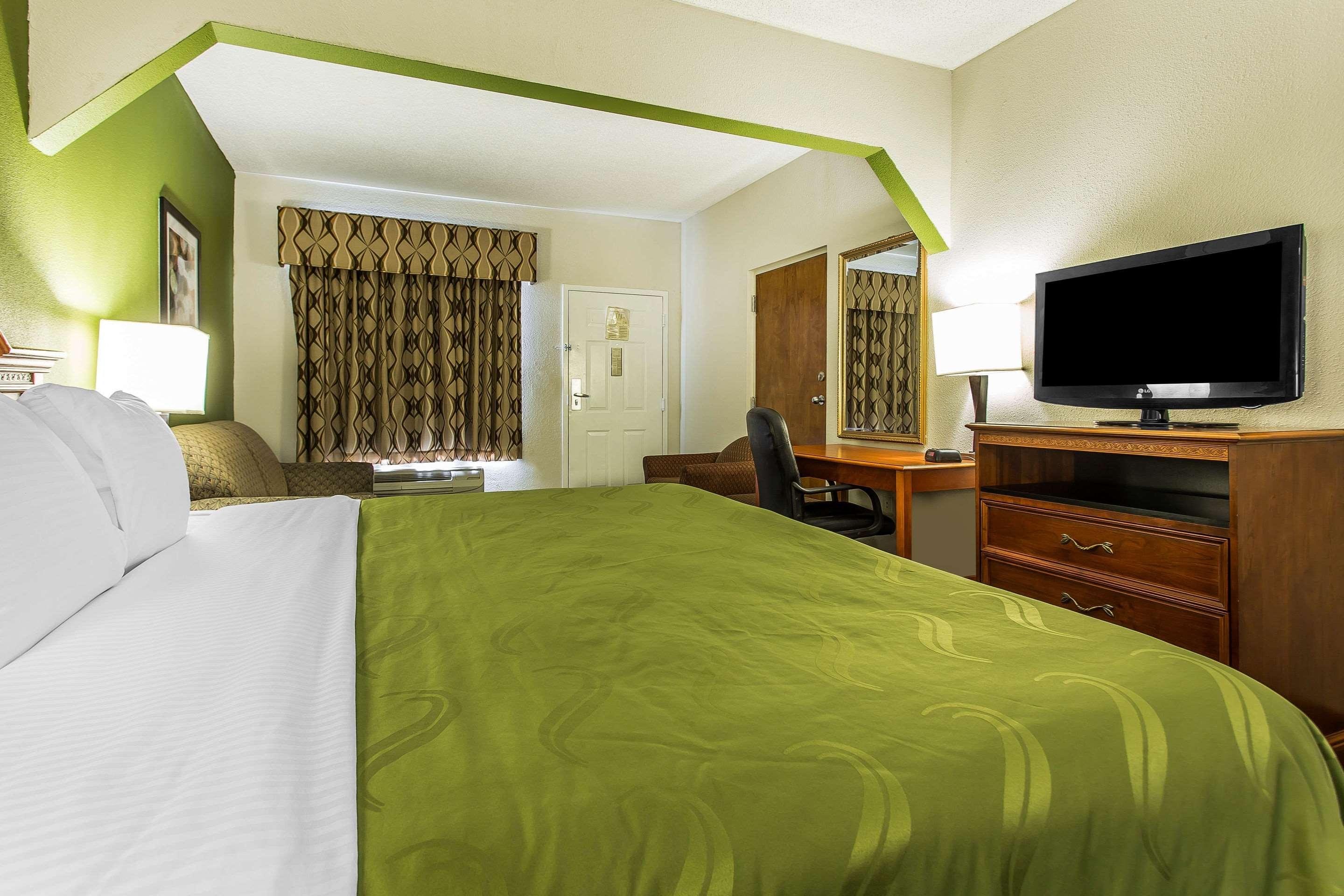 Quality Inn & Suites — photo 4