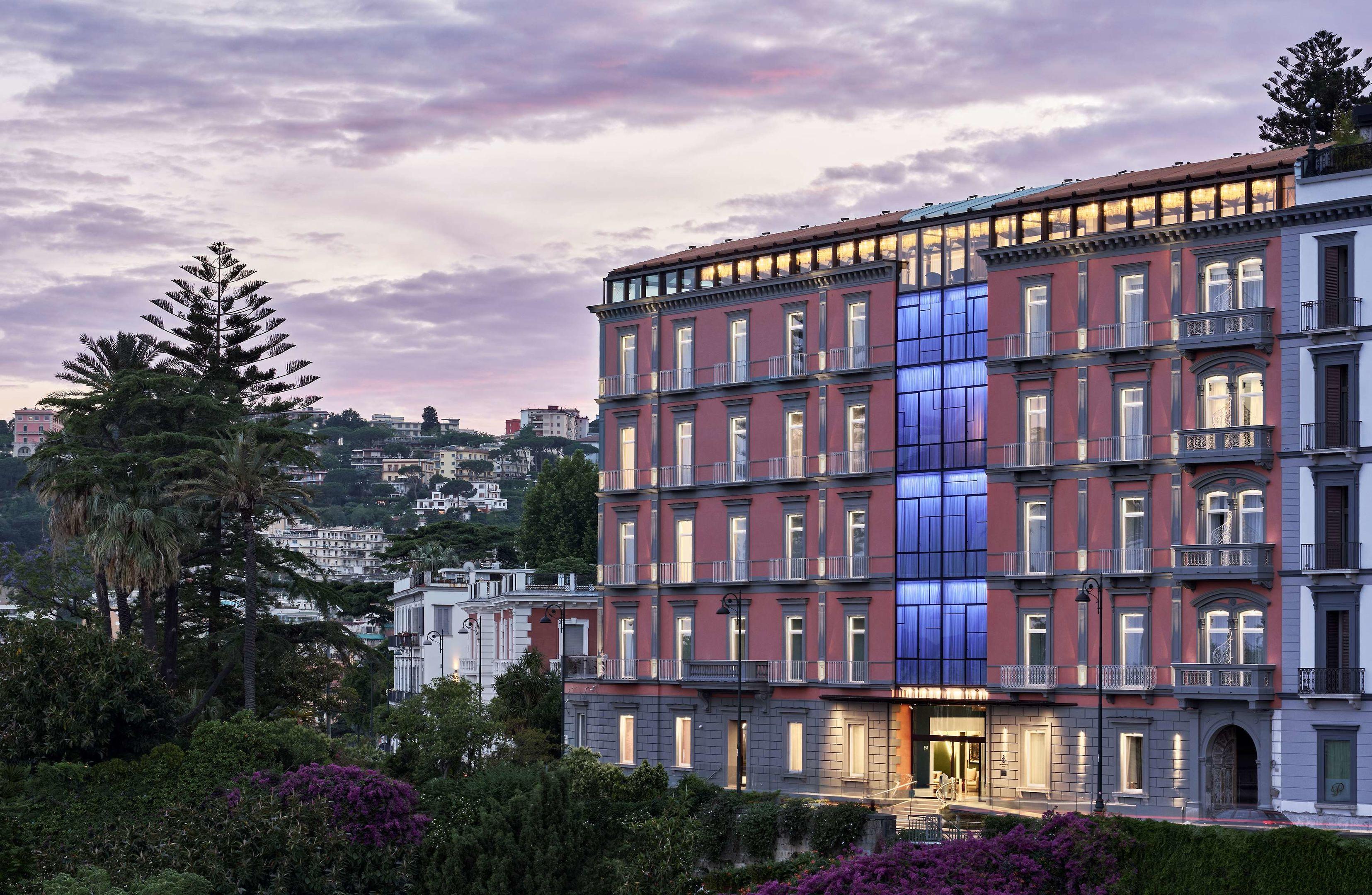 Britannique Hotel Naples, Curio Collection by Hilton — photo 4