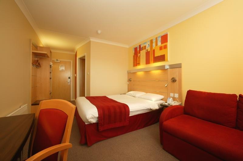 Holiday Inn Express Southampton M27 Jct7 — photo 4