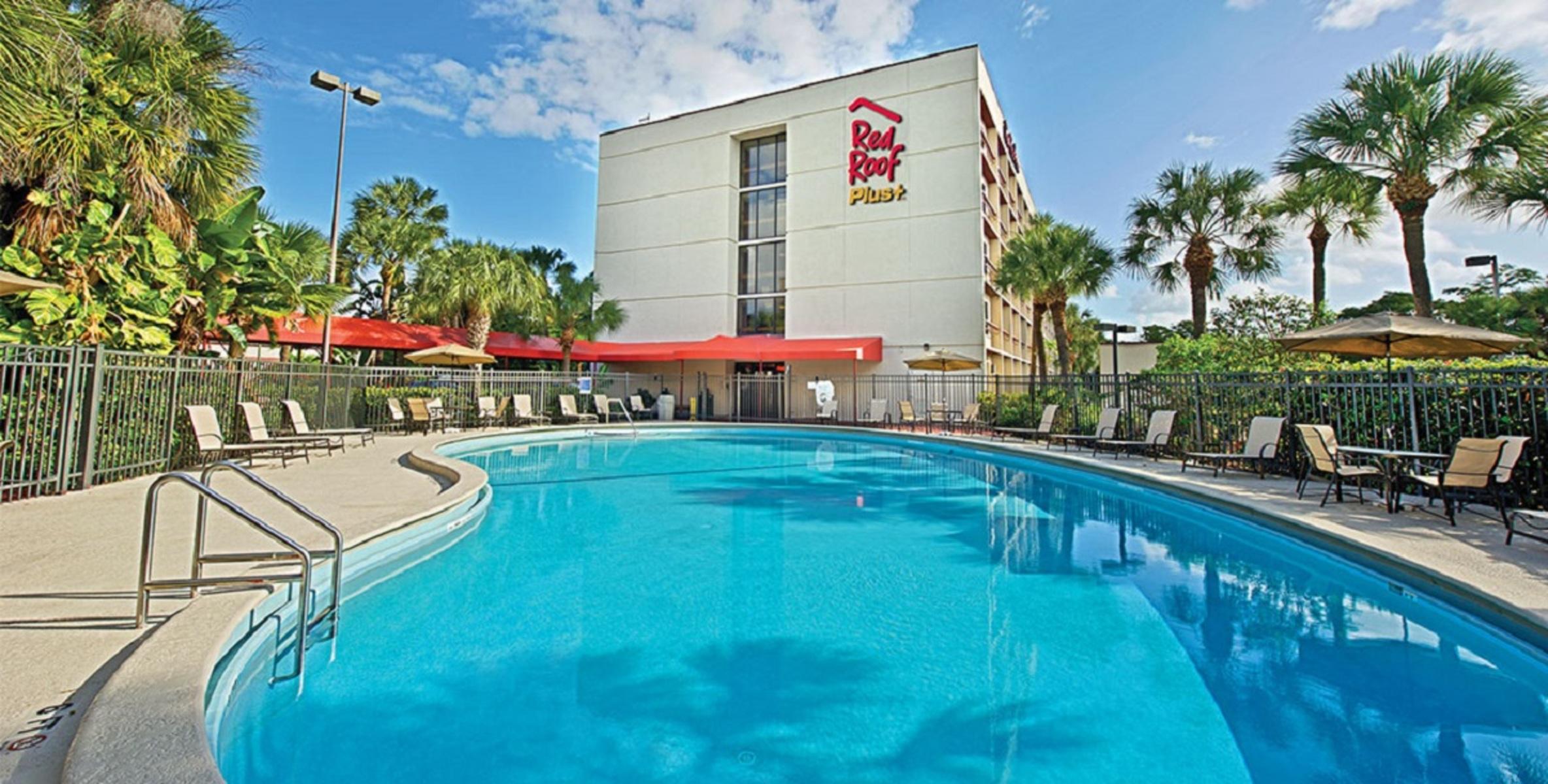 Red Roof PLUS+ Miami Airport — photo 4