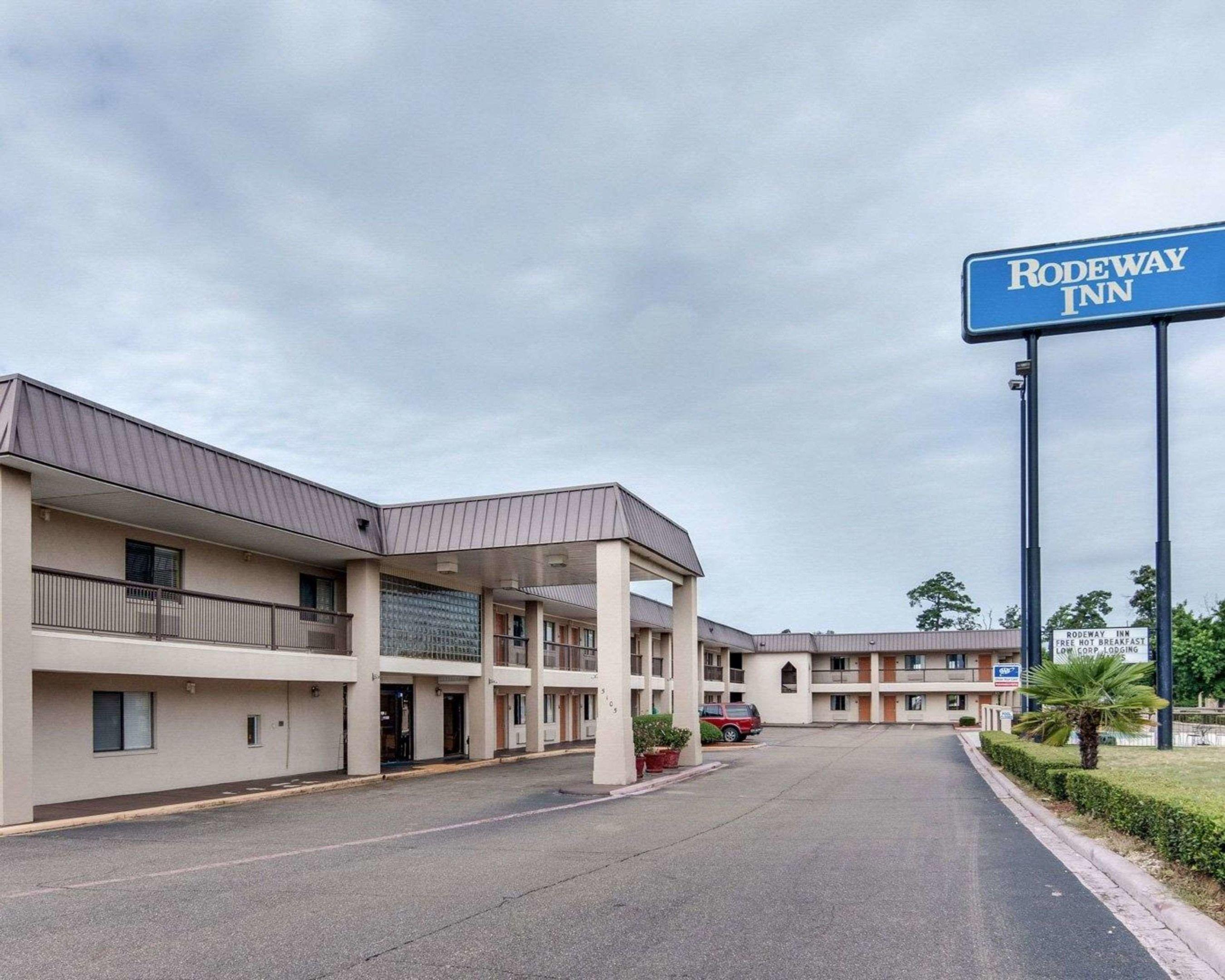 Rodeway Inn & Suites — photo 3
