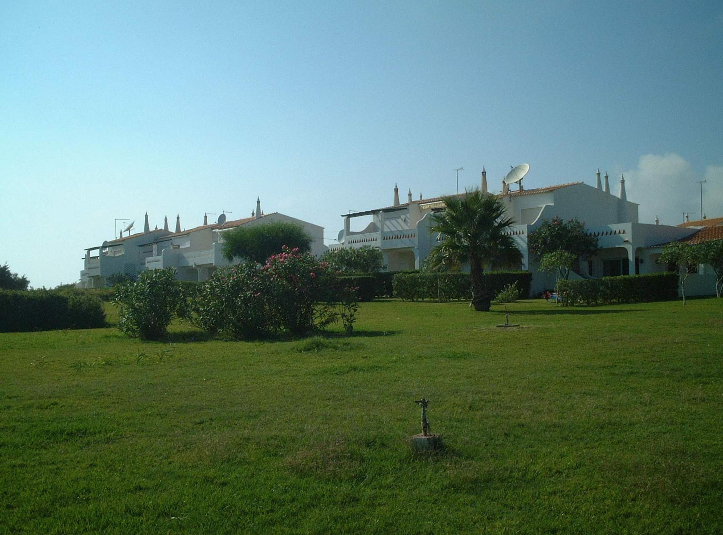 Vila Senhora Da Rocha by Marrocha — photo 4