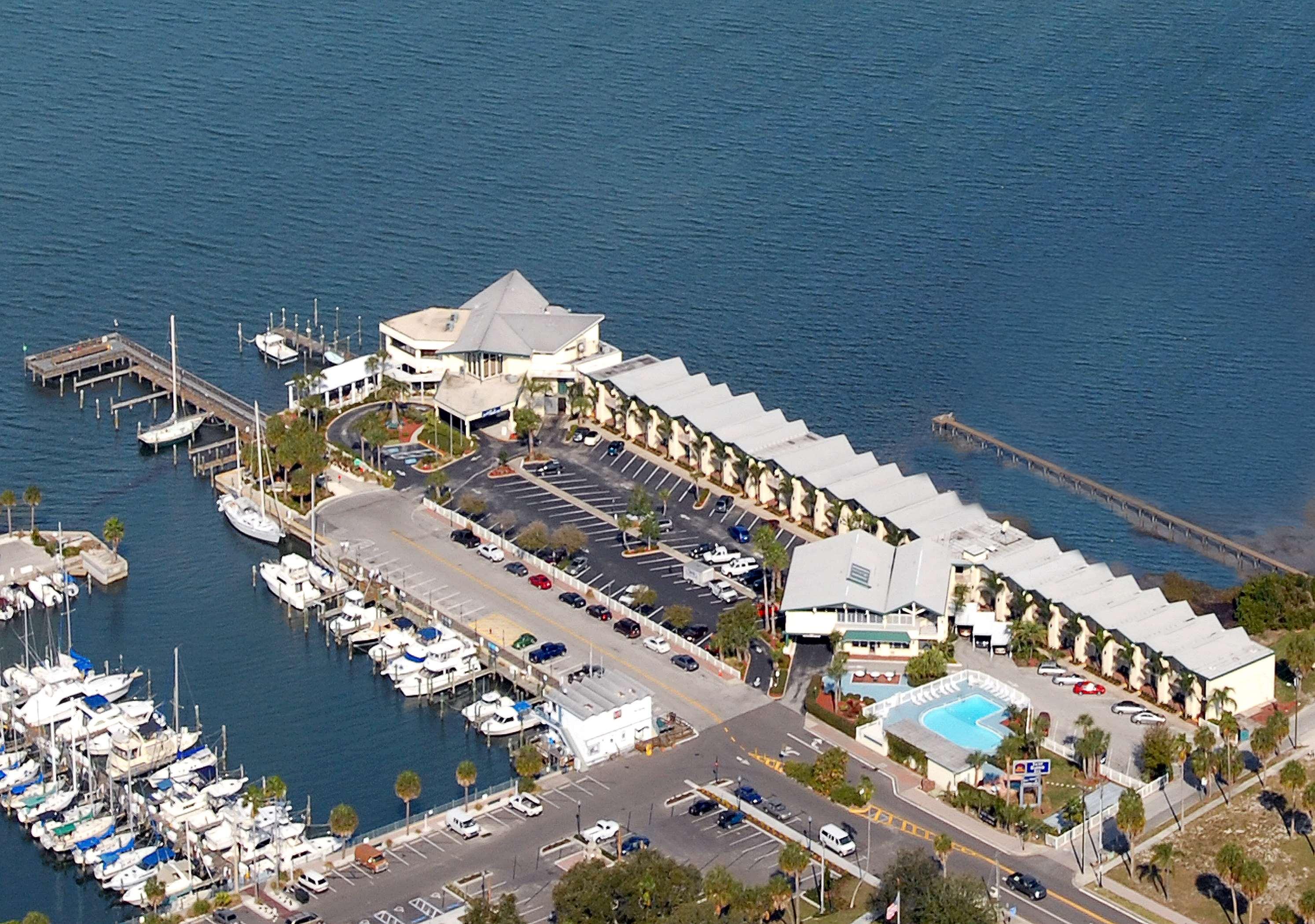 Best Western Plus Yacht Harbor Inn — photo 4