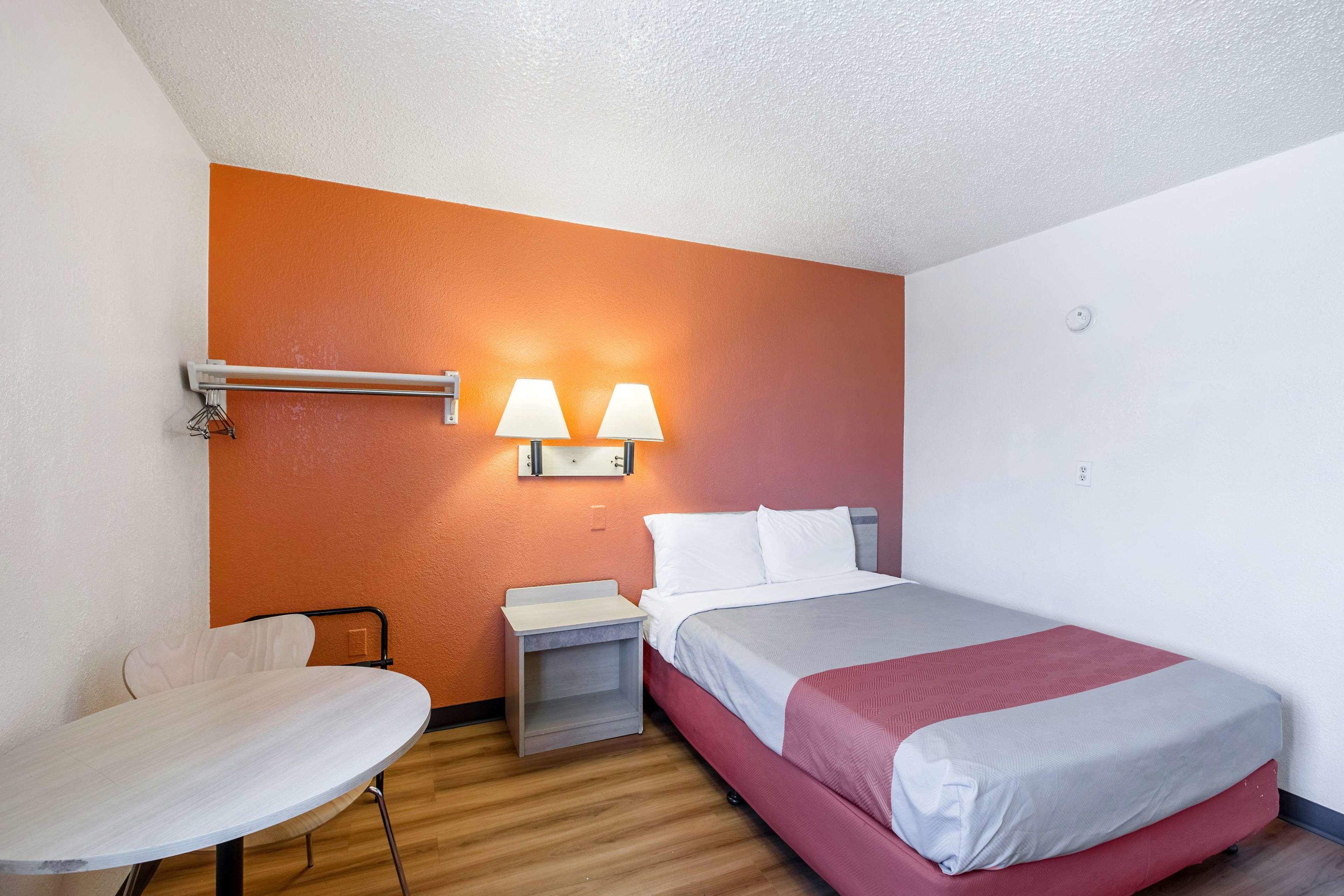 Motel 6 Omaha East - Council Bluffs — photo 5